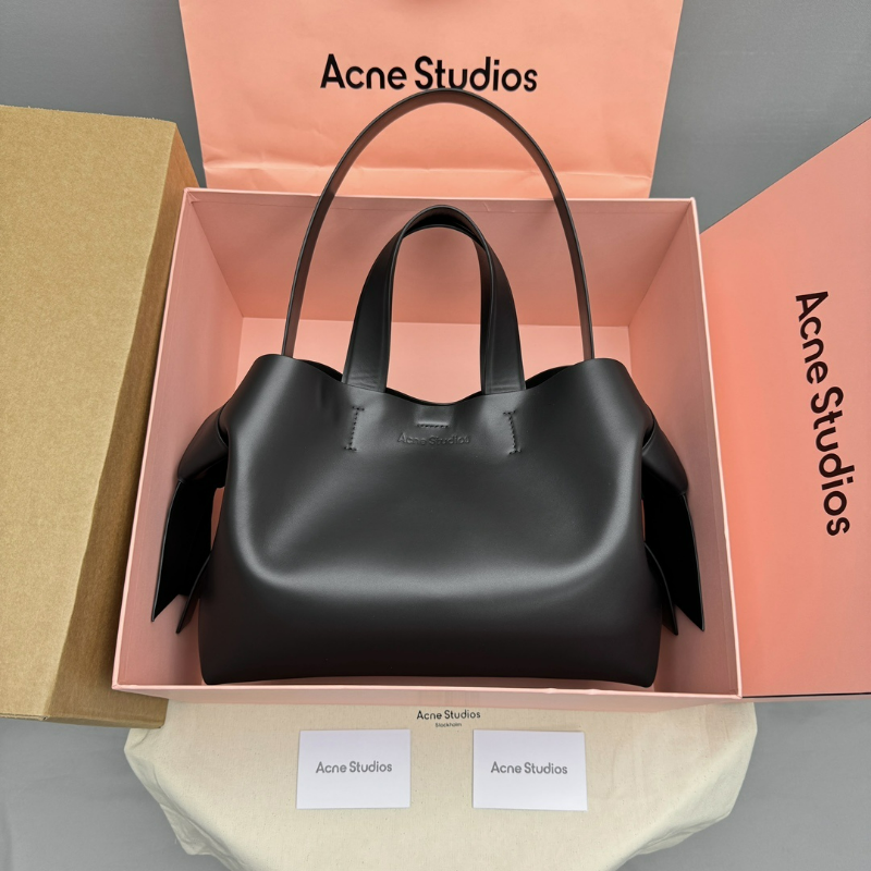  AcneStudios 무스비 가방