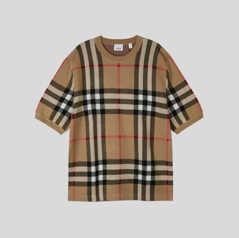 버버리 체크 베이지 반팔 티셔츠
