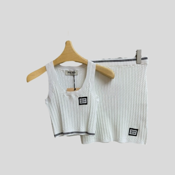 미우미우 니트 슈트