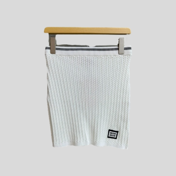 미우미우 니트 슈트