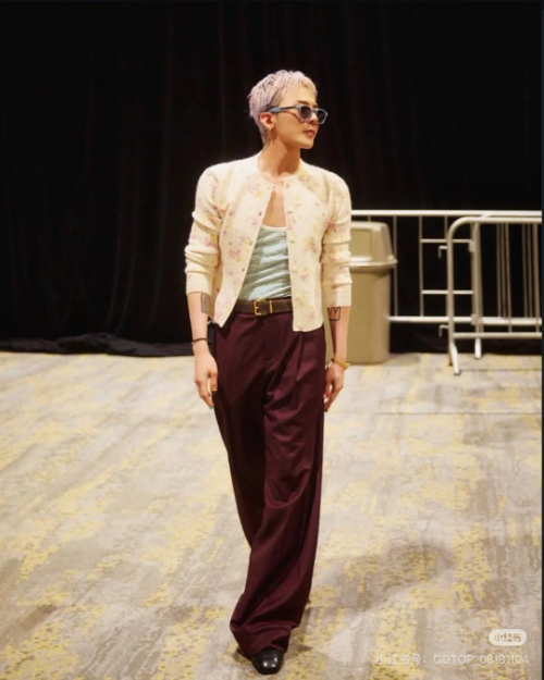 프라다 플로럴 울 가디건