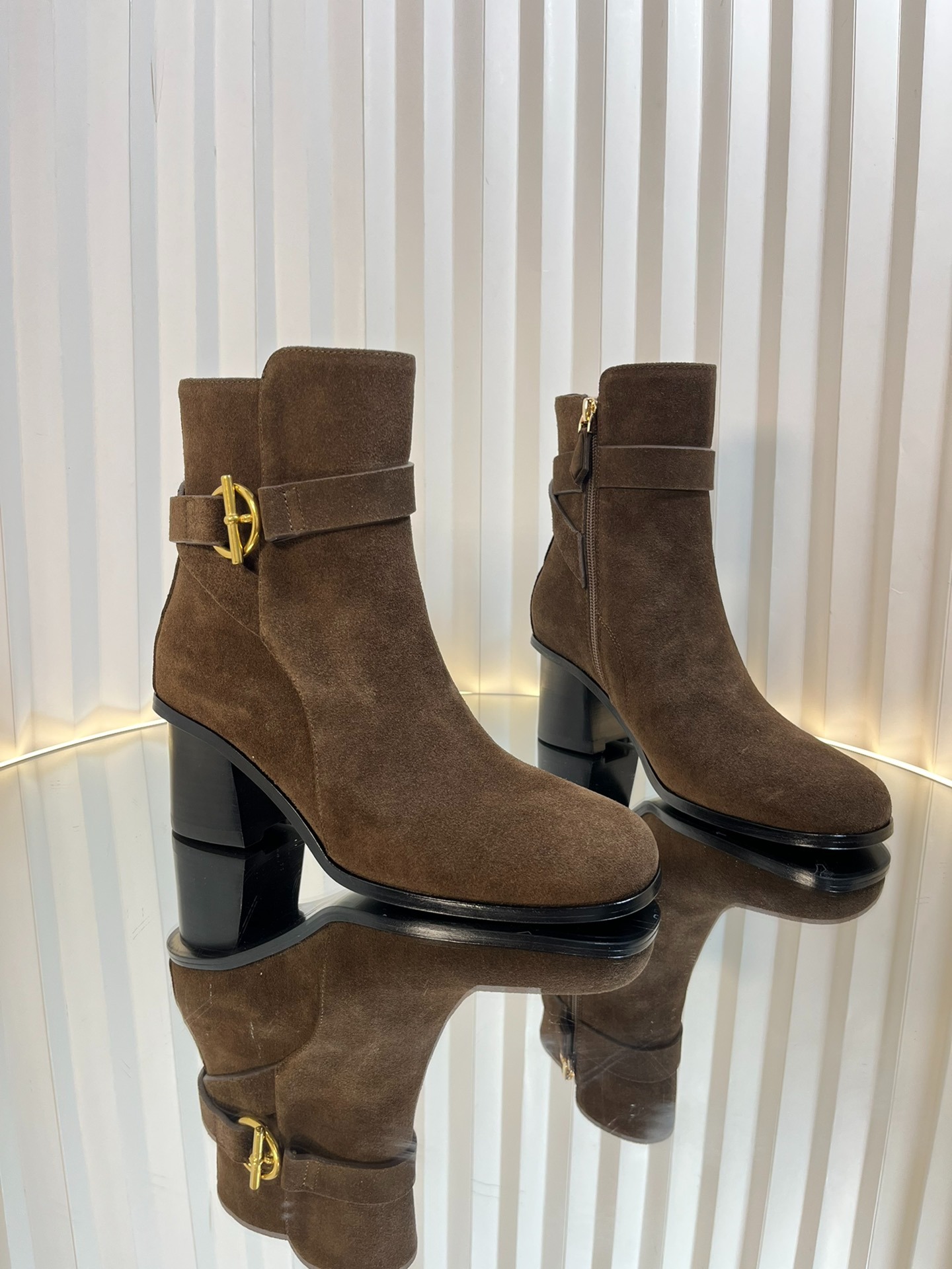 에*메스 스웨이드 앵클 부츠