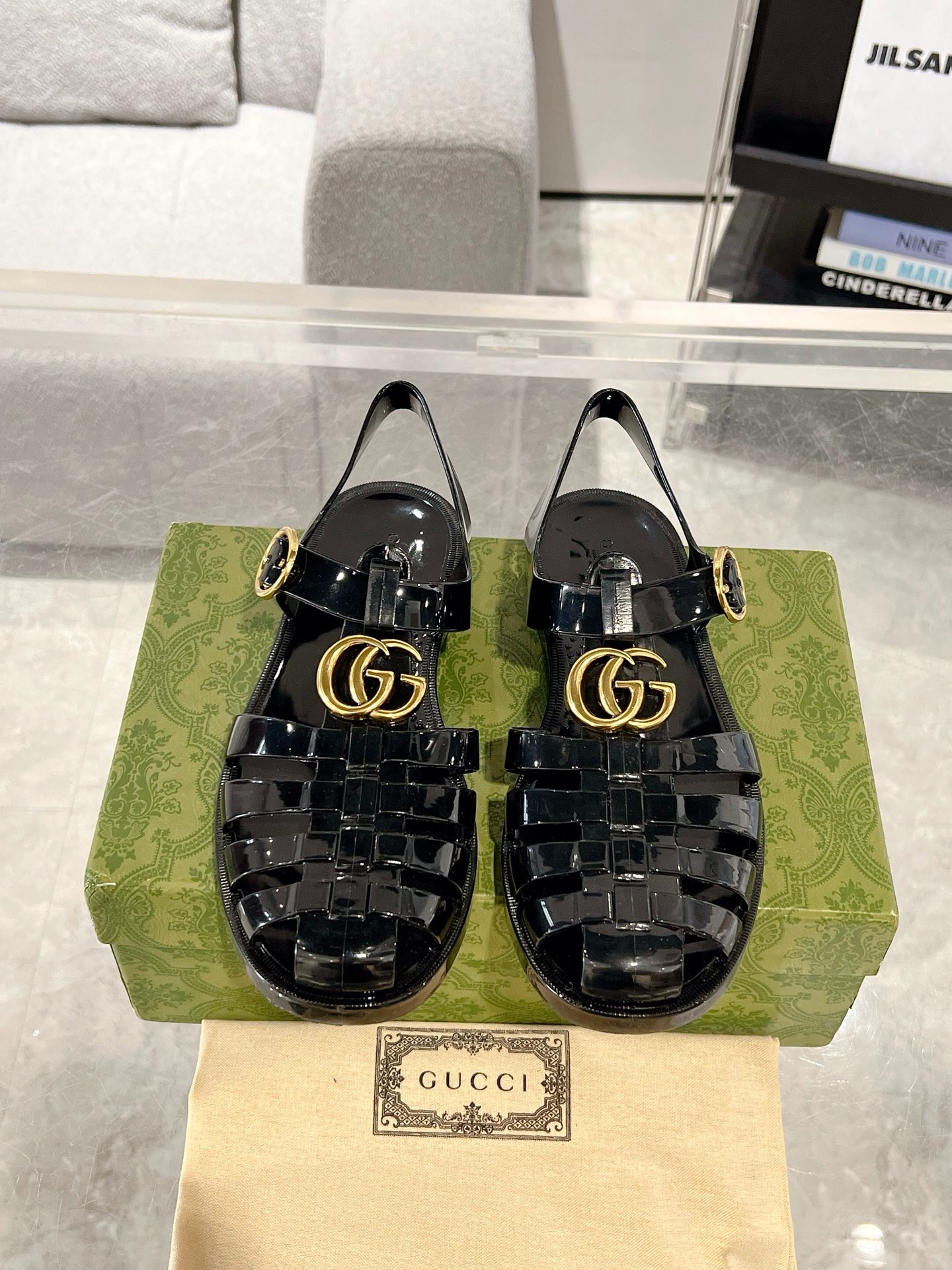 구* 25ss 봄여름 신상 더블 G 젤리 샌들