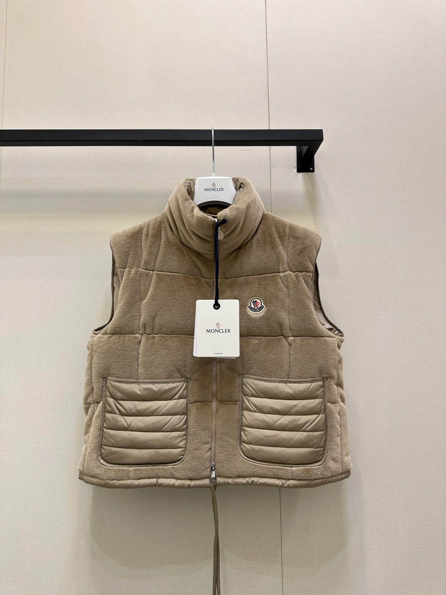 몽*레르 25FW 신상 벨벳 스트링 베스트