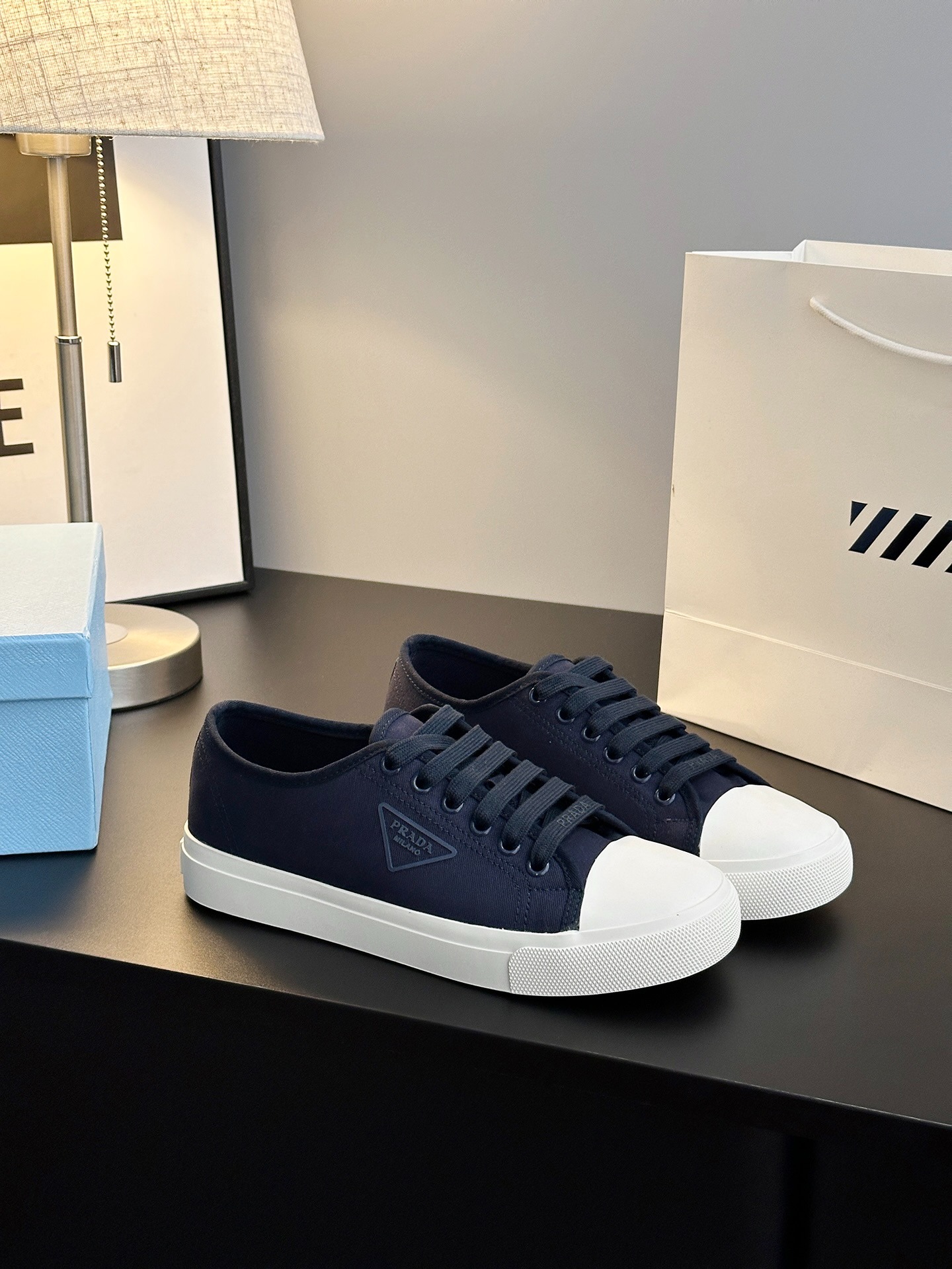 프*다 신상 스니커즈