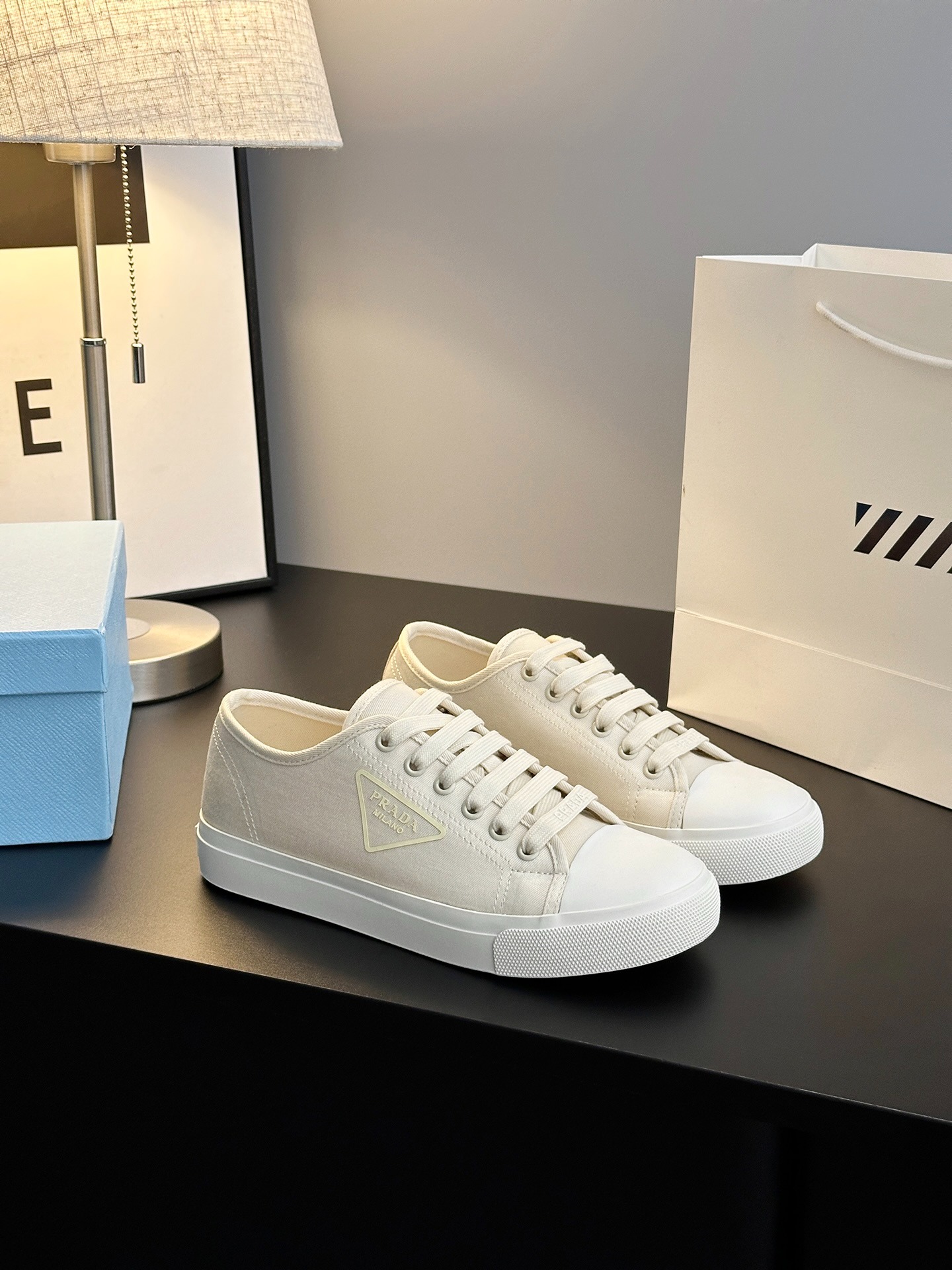 프*다 신상 스니커즈