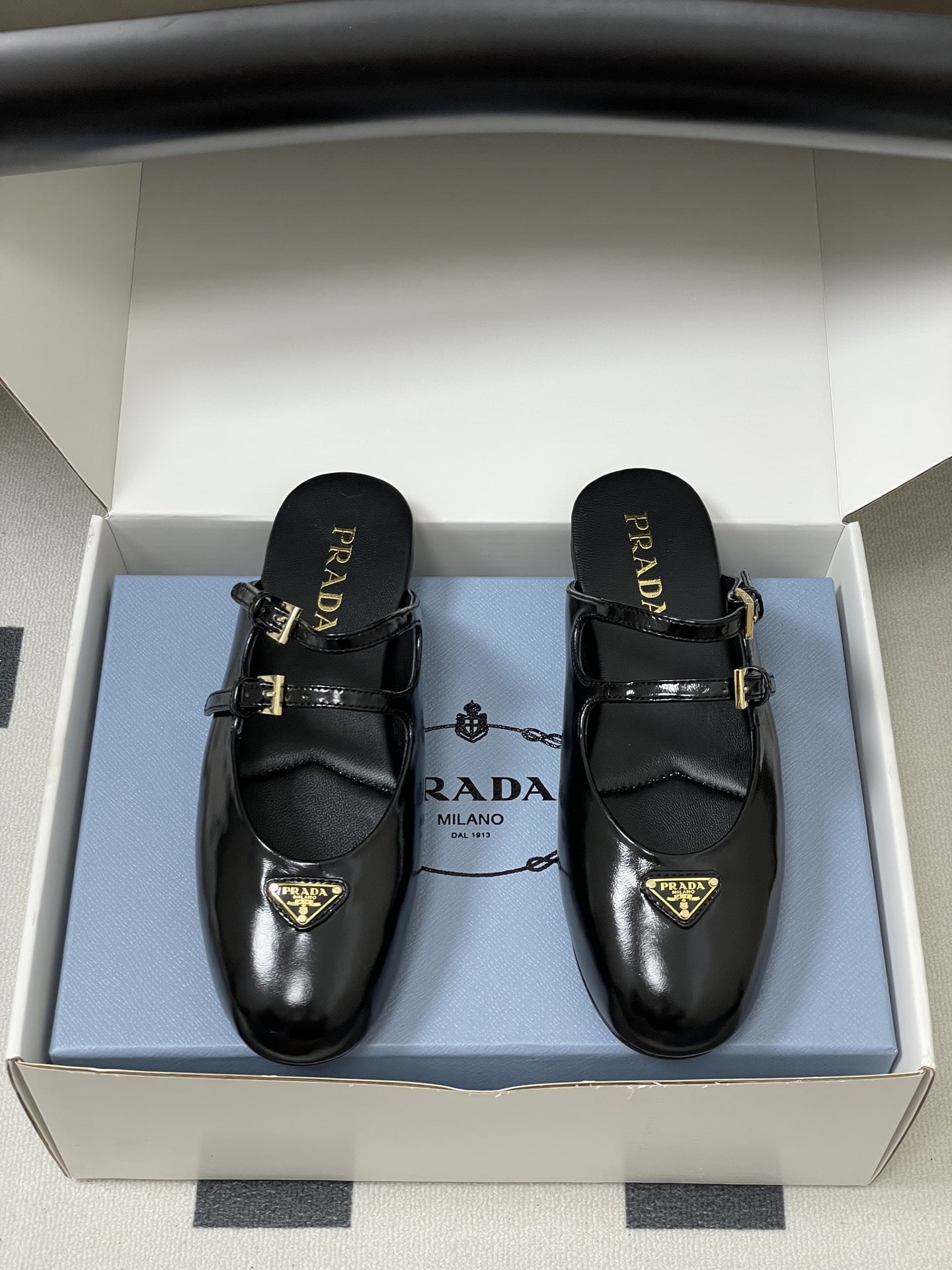 프*다 25S 신상 에나멜 메리제인 플랫