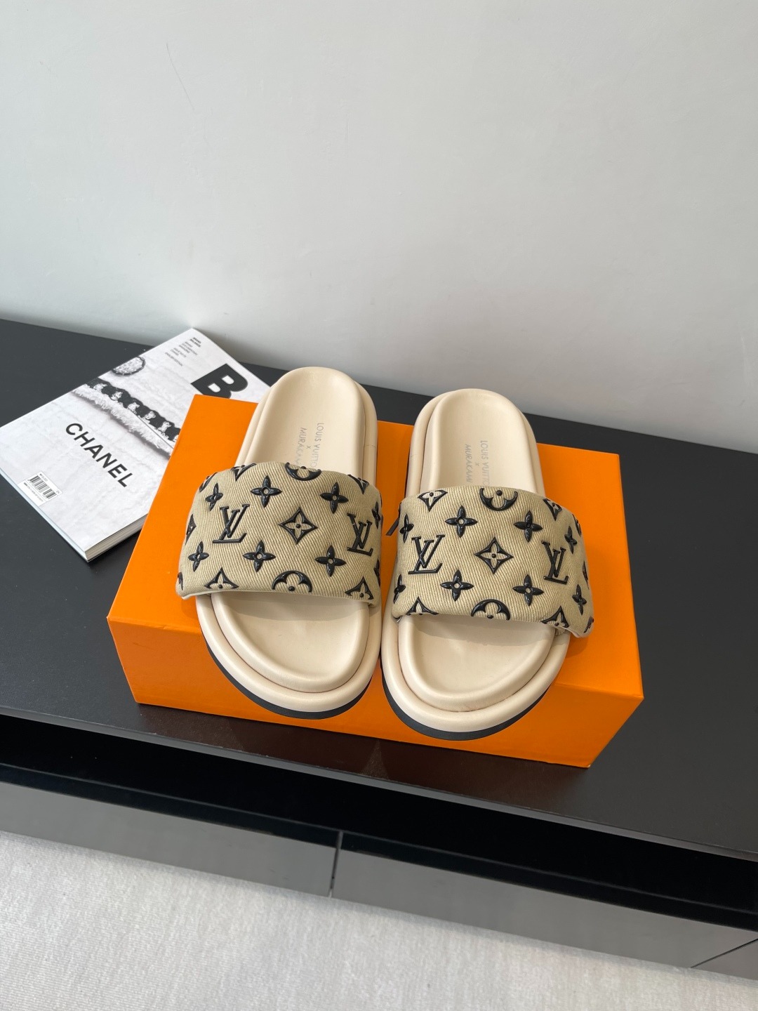 루*비통 25ss 모노그램 점보 플랫폼 뮬샌들