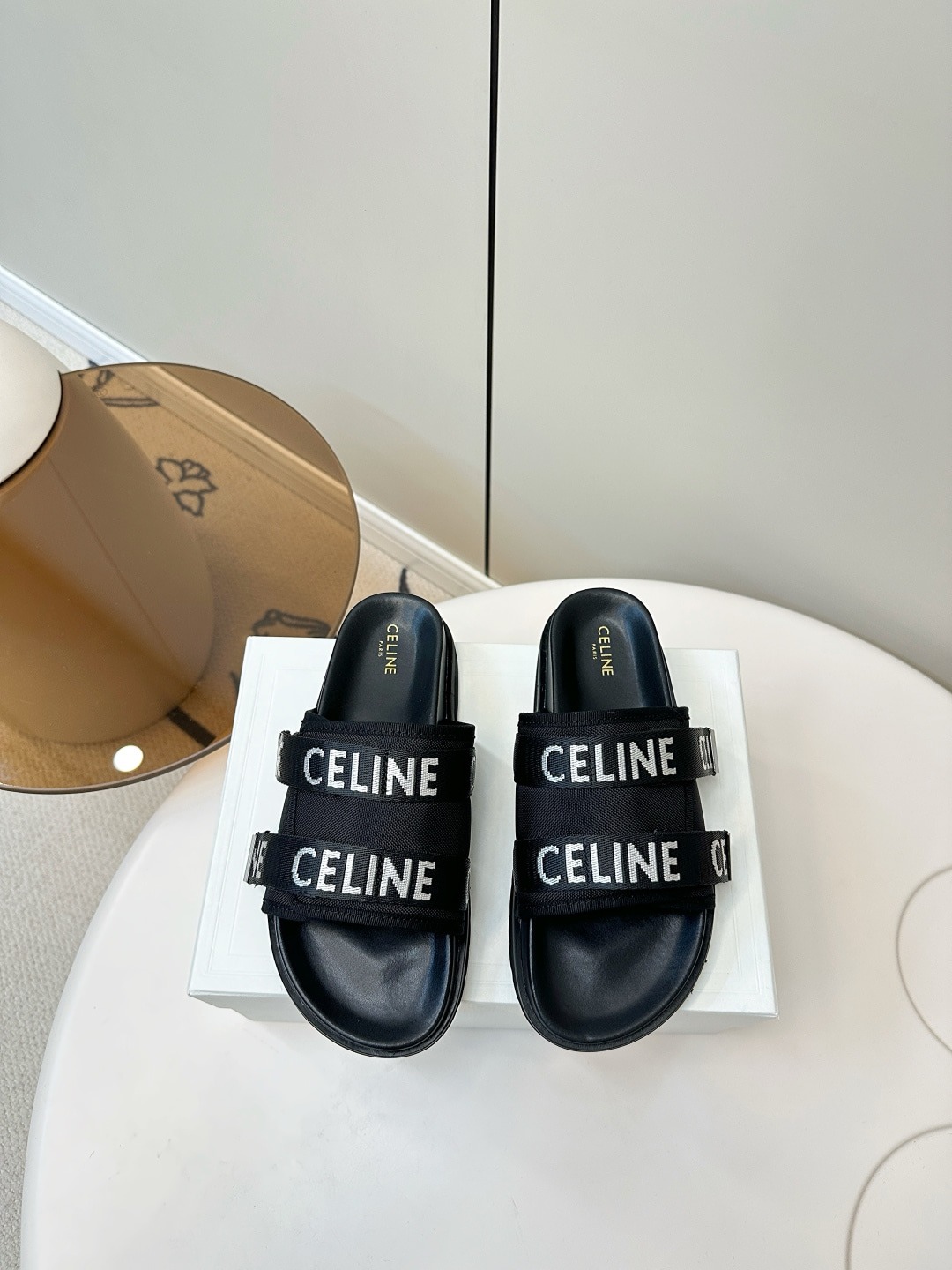 셀*느 25ss 여름 신상 벨크로 비치 슬리퍼