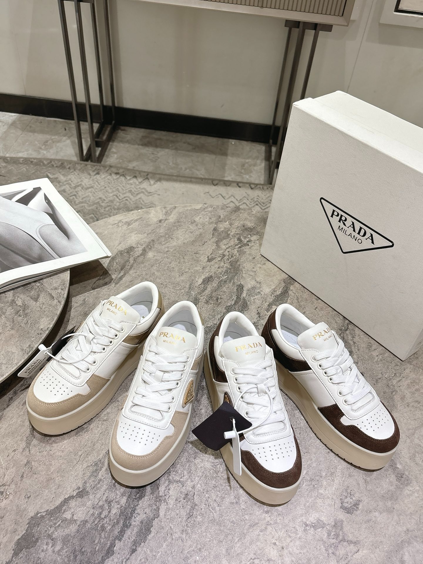 프*다 신상 삼각로고 스니커즈