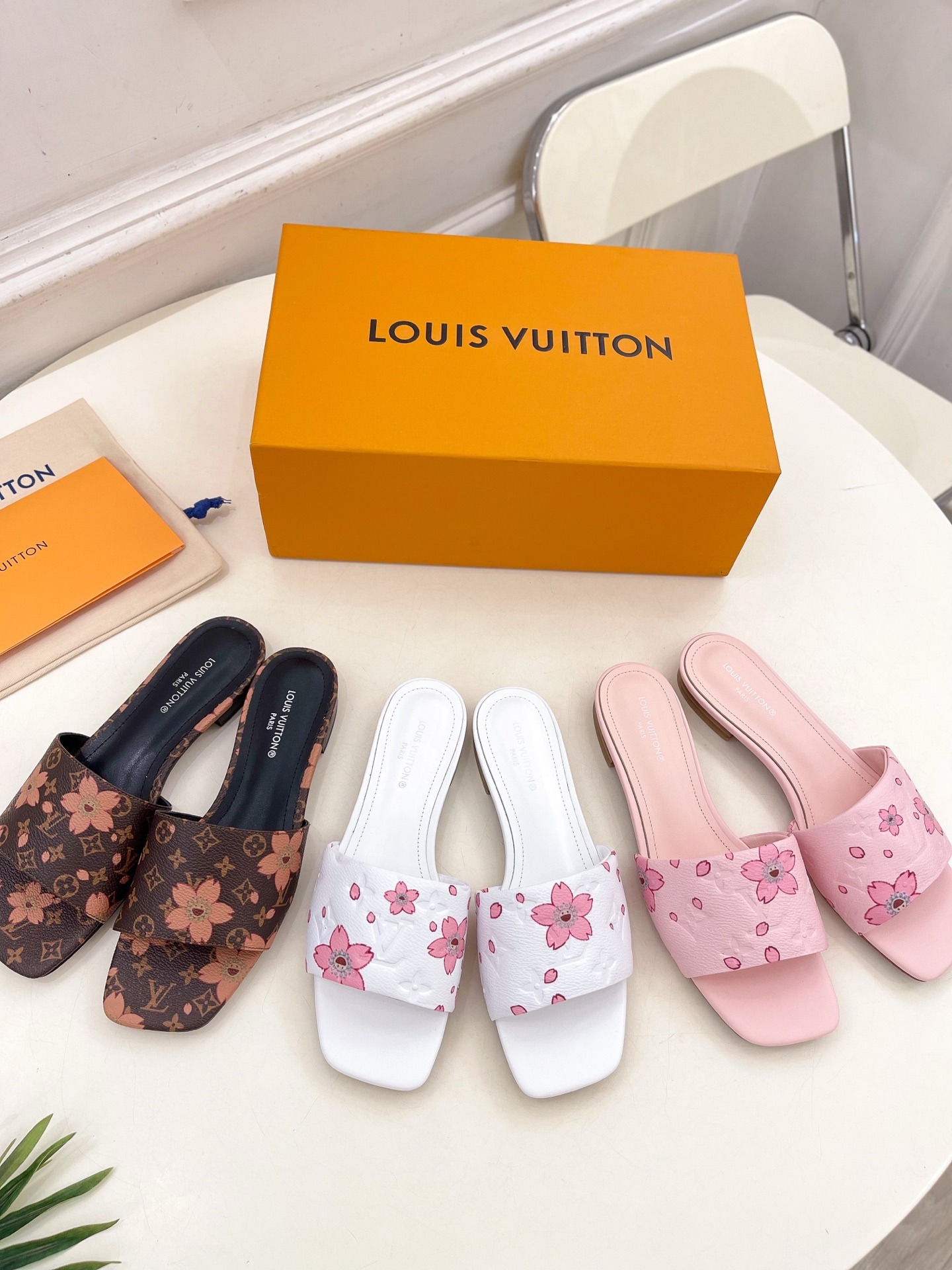 루*비통 25 봄 프리미엄 NEO REVIVAL 슬리퍼