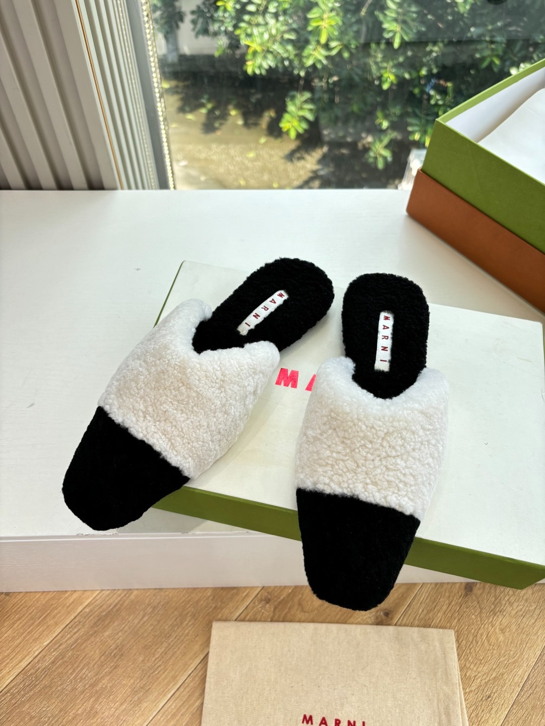 마*니 신상 배색 털 슬리퍼