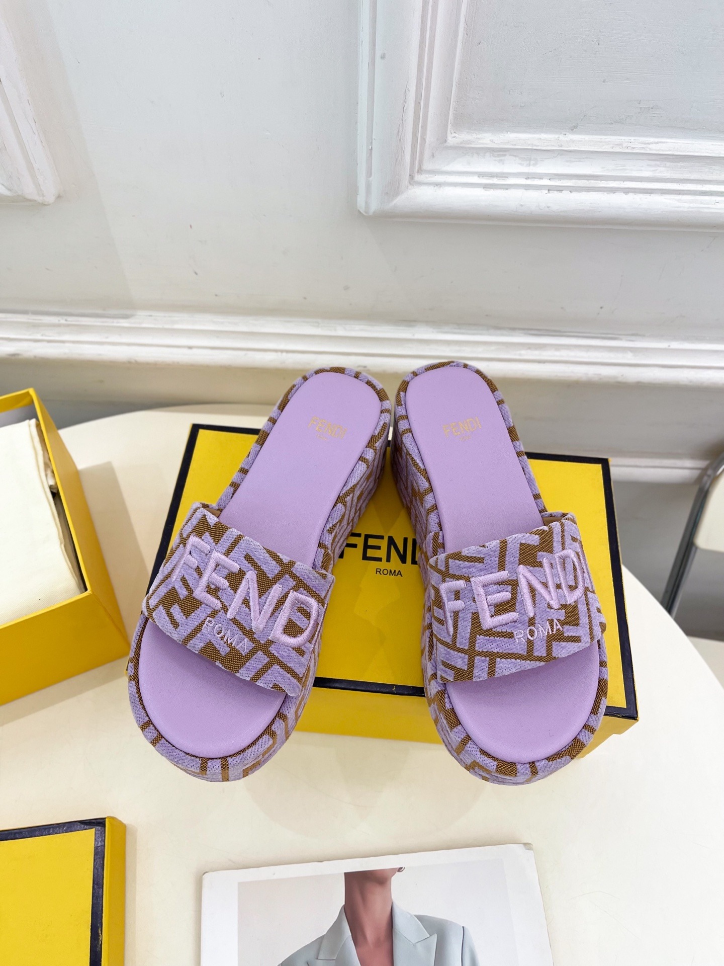 펜* 25 플랫폼 슬리퍼 라인