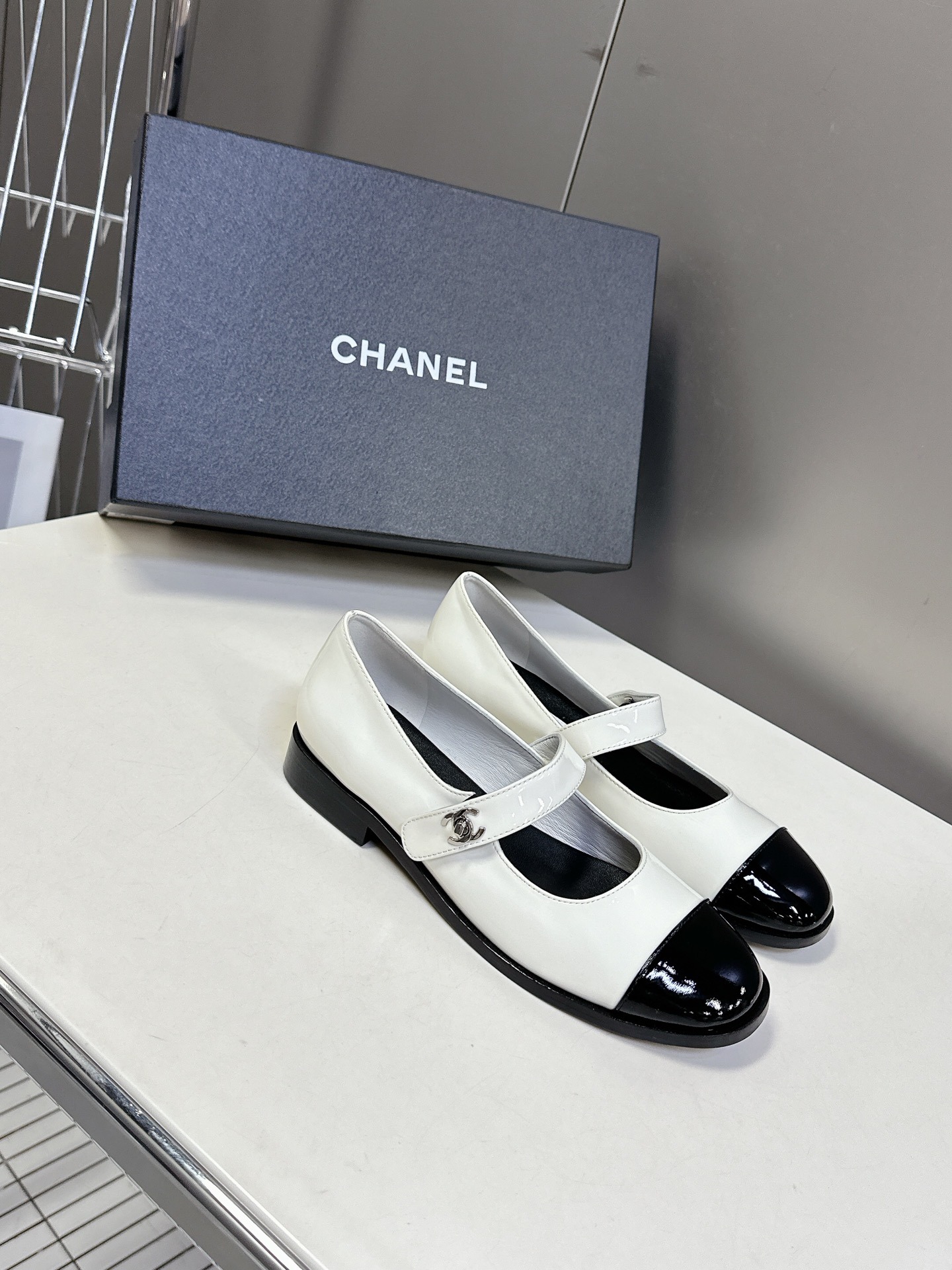 샤* 클래식 메리제인 플랫 슈즈