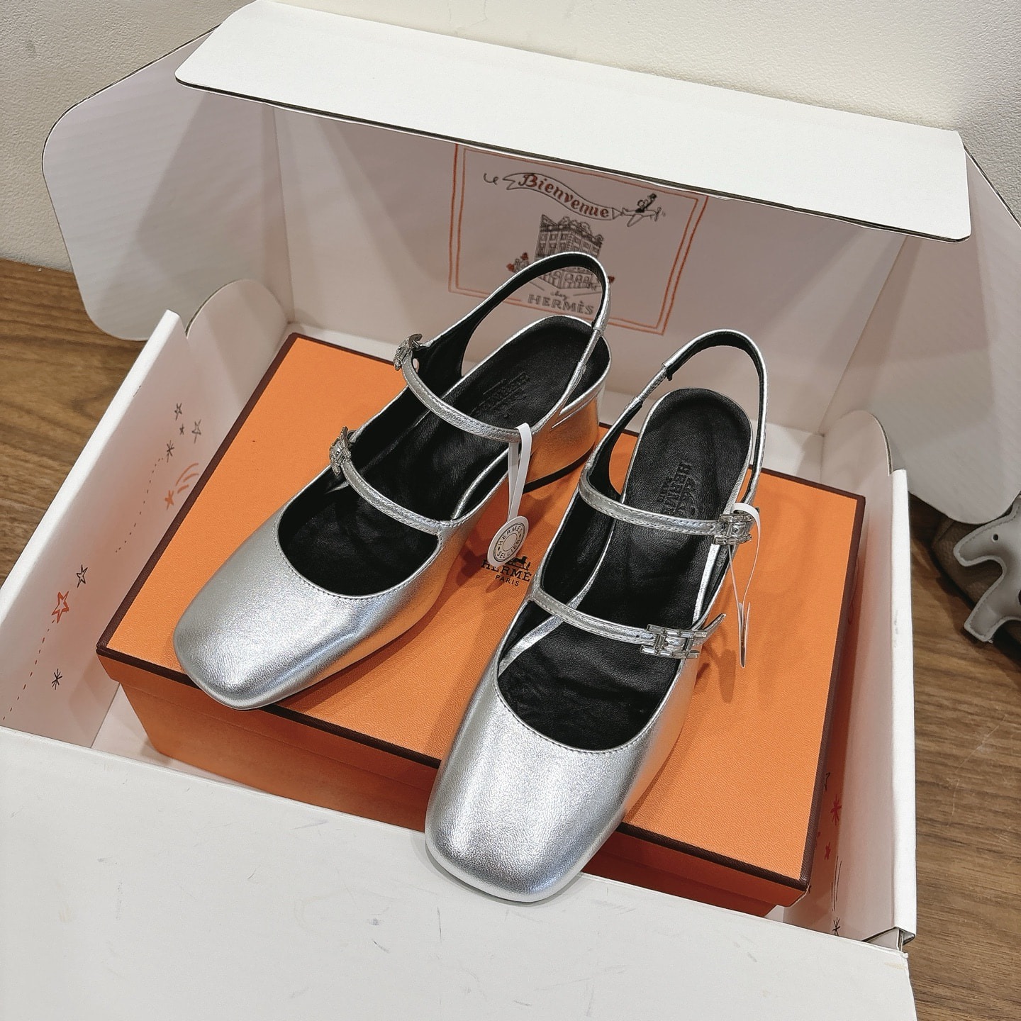 에*메스 25 신상 플랫 샌들