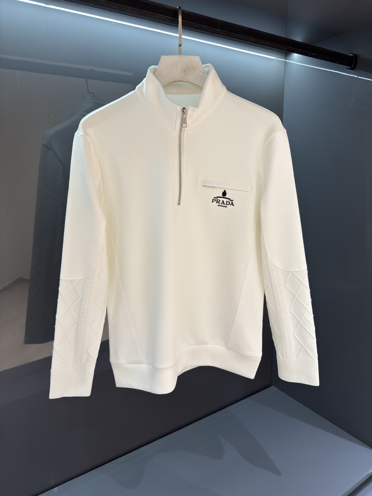 프*다 신상 Milano 풀오버 하이넥 맨투맨