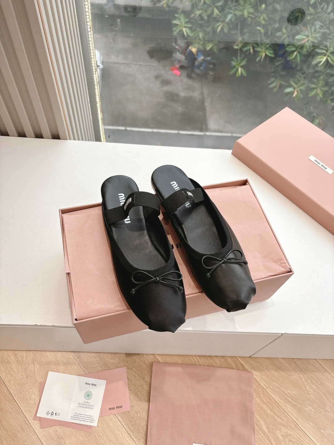 미*미우 새틴 발레 플랫 슈즈