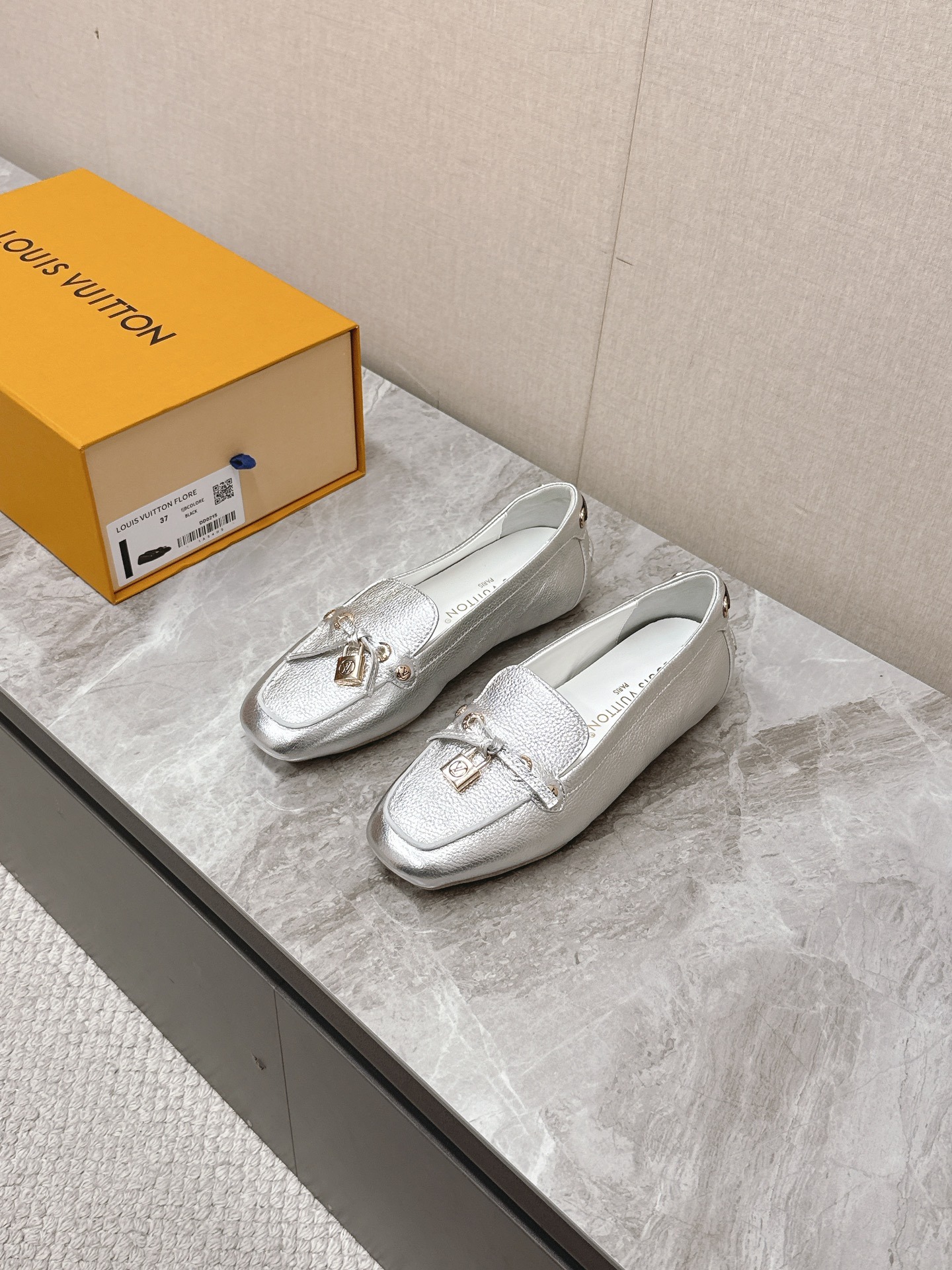 루*비통 신상 로퍼