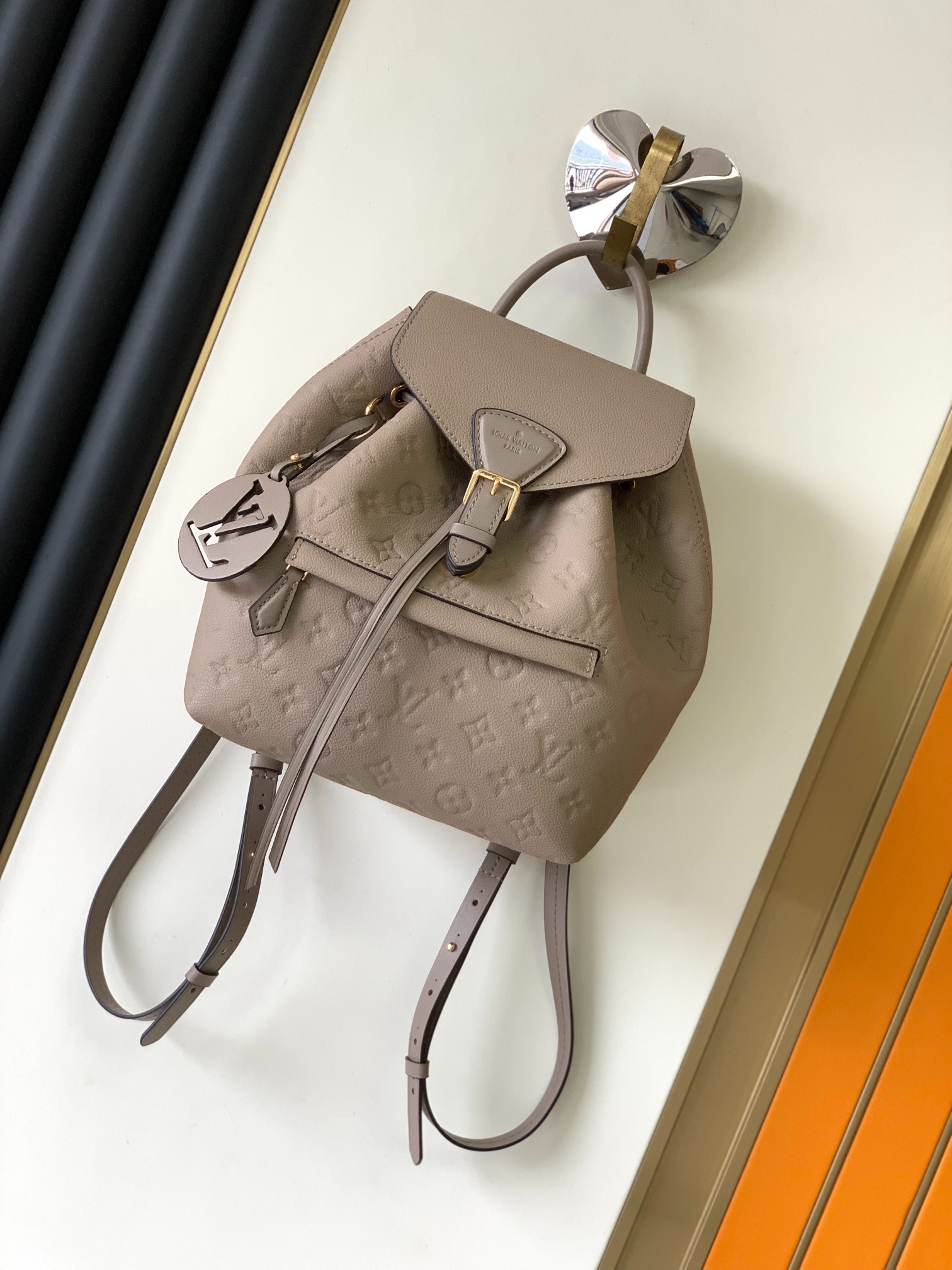 루이비통 앙프렝뜨 몽수리백팩