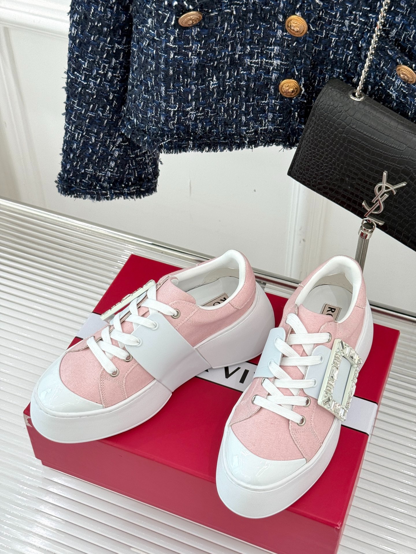 로*비비에 버클 통굽 스니커즈