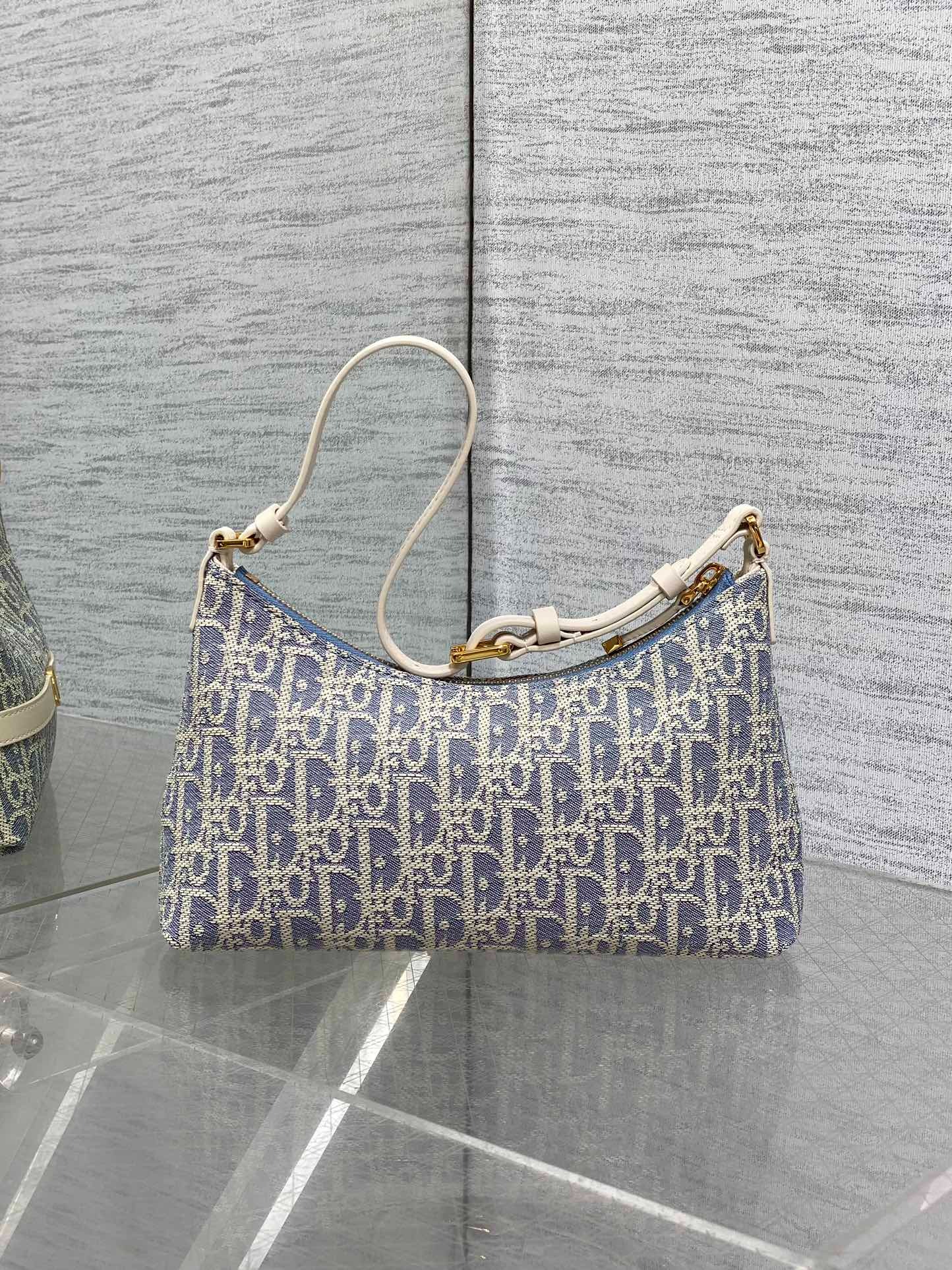 디올 30 몽테인 시갈 미니 백