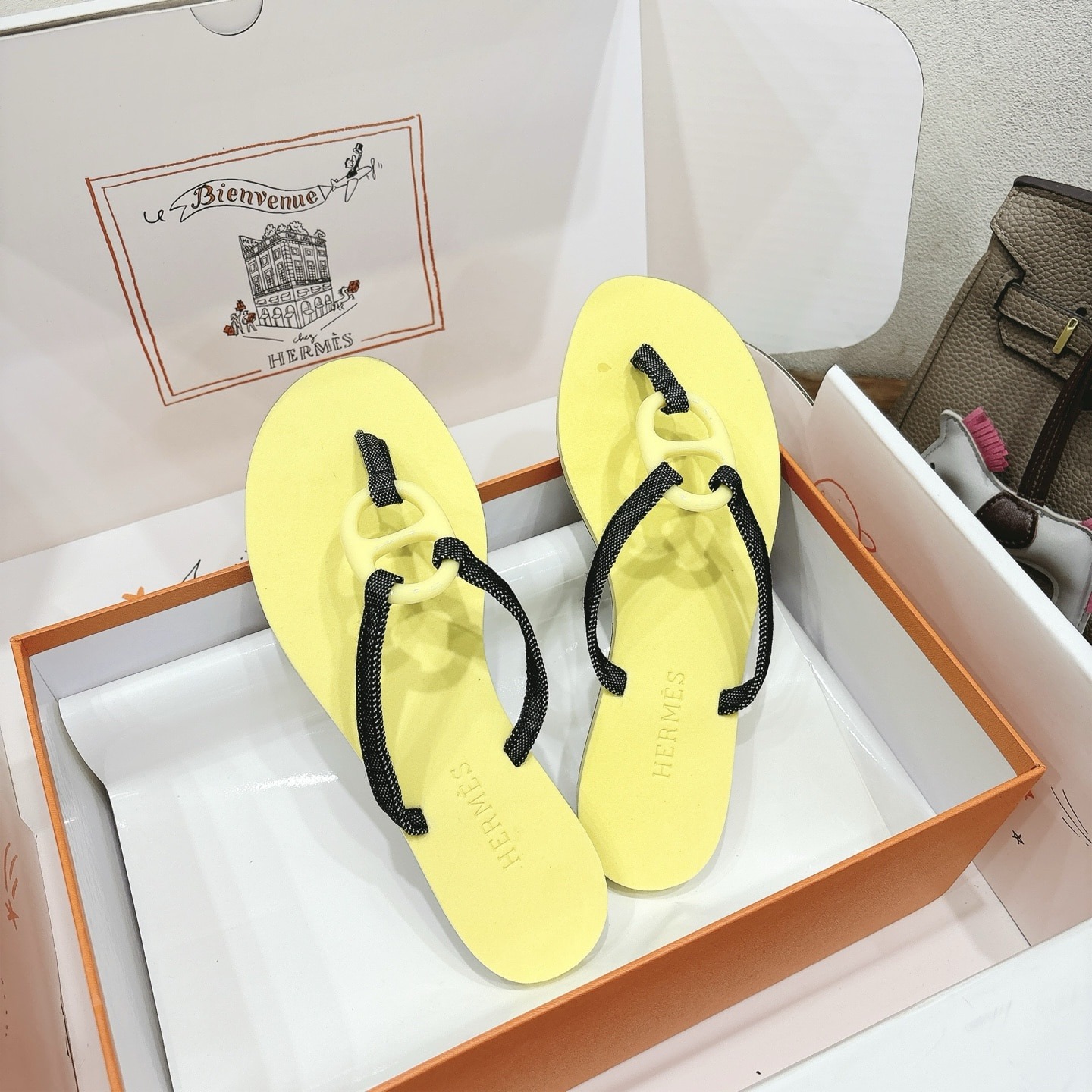 에*메스 2025 신상 쪼리