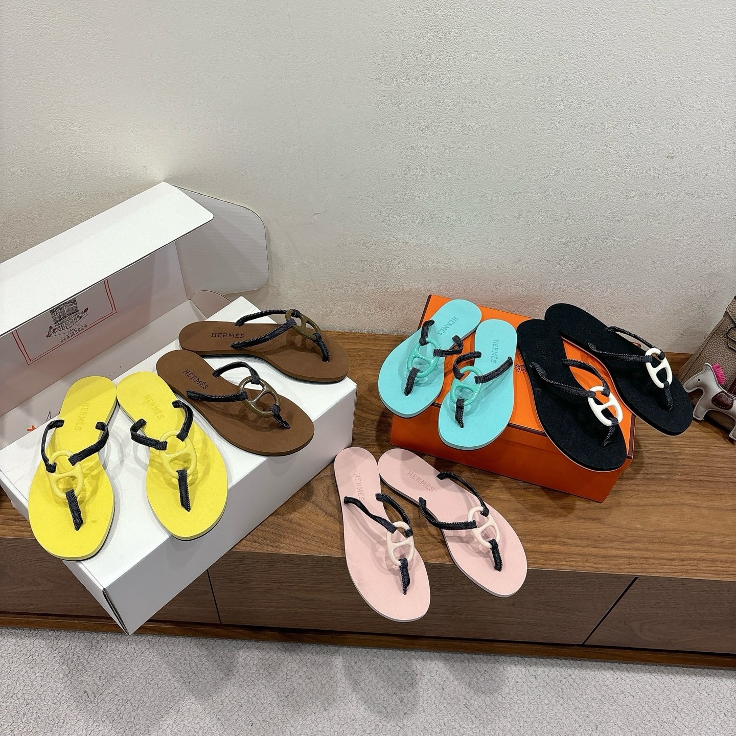 에*메스 2025 신상 쪼리