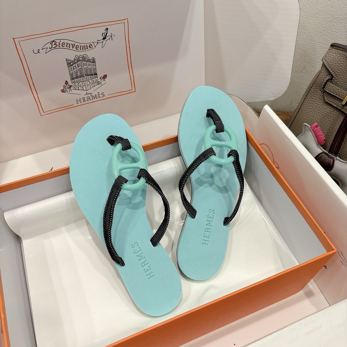 에*메스 2025 신상 쪼리