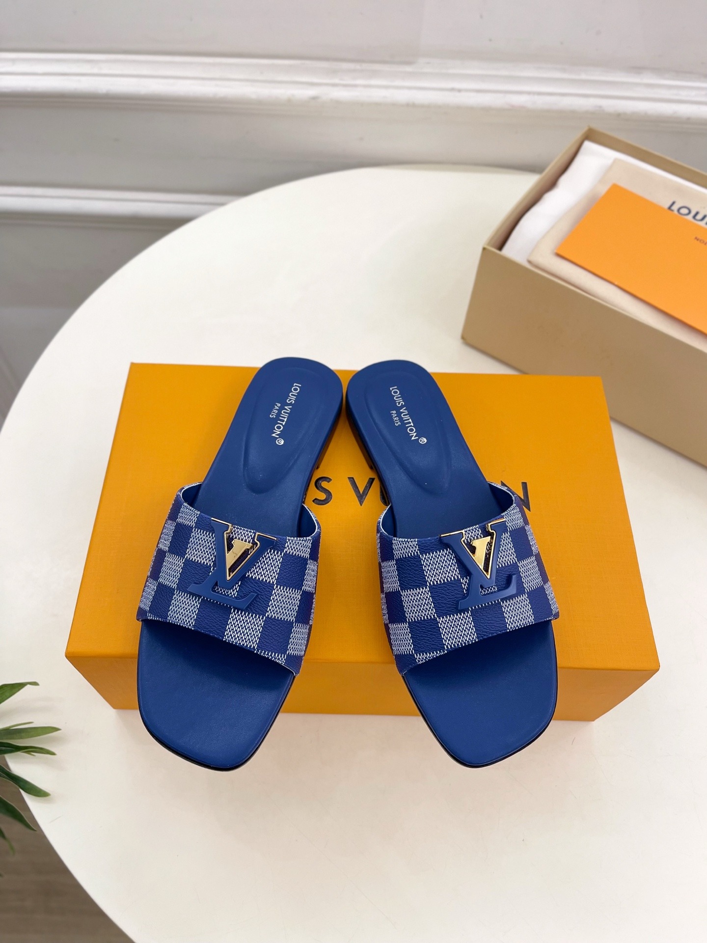 루*비통 25 클래식 체크 플랫 슬리퍼