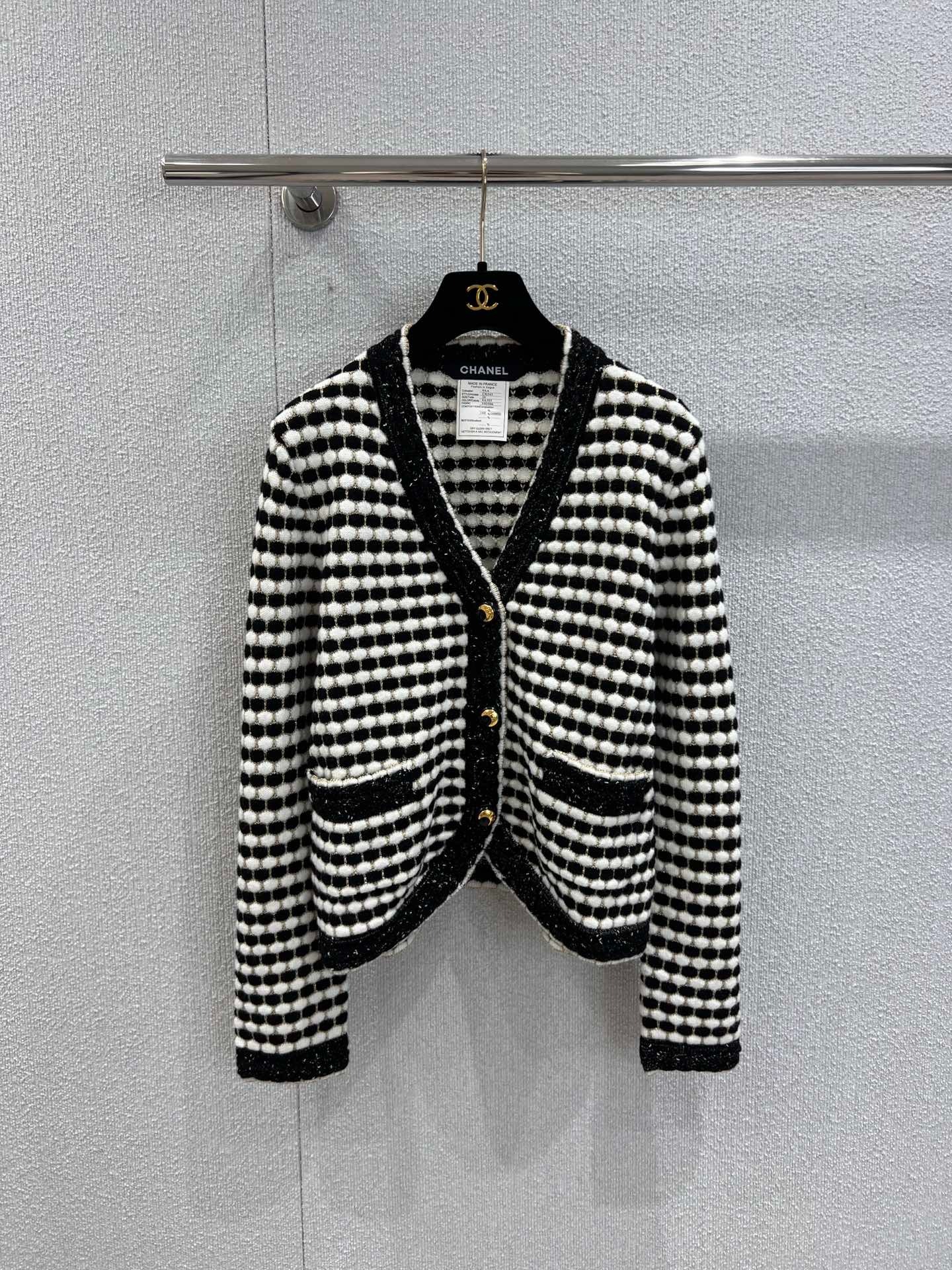 샤* 신상 도트 골드 버튼 니트 가디건