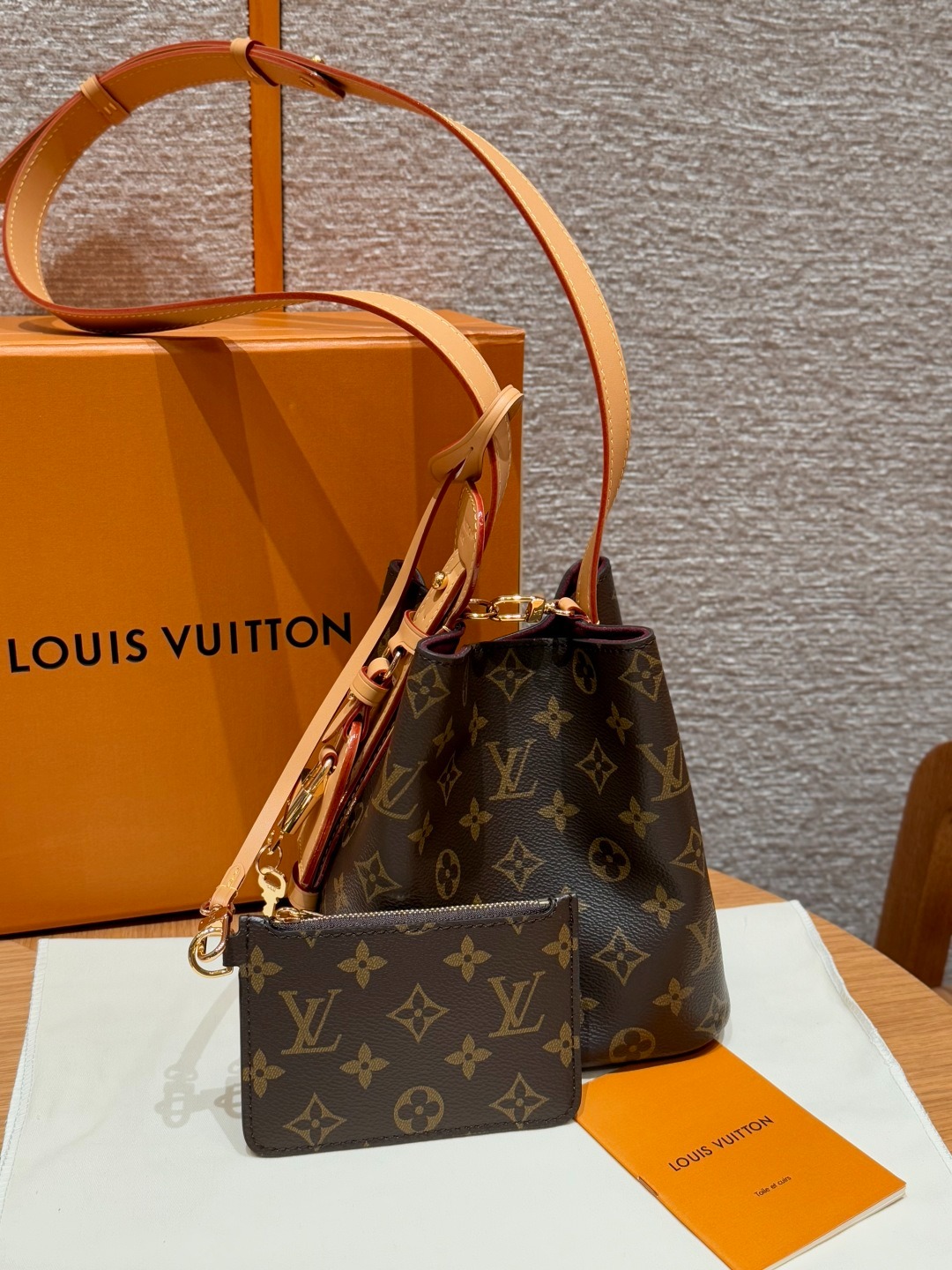 루이비통 올인 BB 모노그램 핸드백