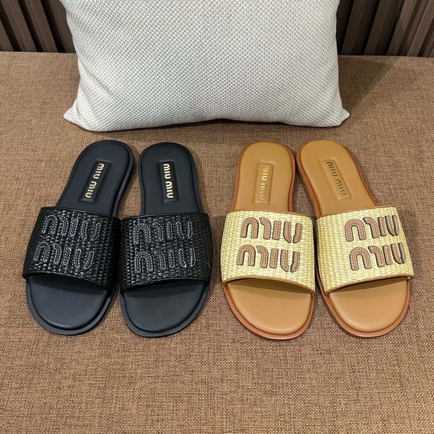 미*미* 라피아 짜임 레터링 슬리퍼