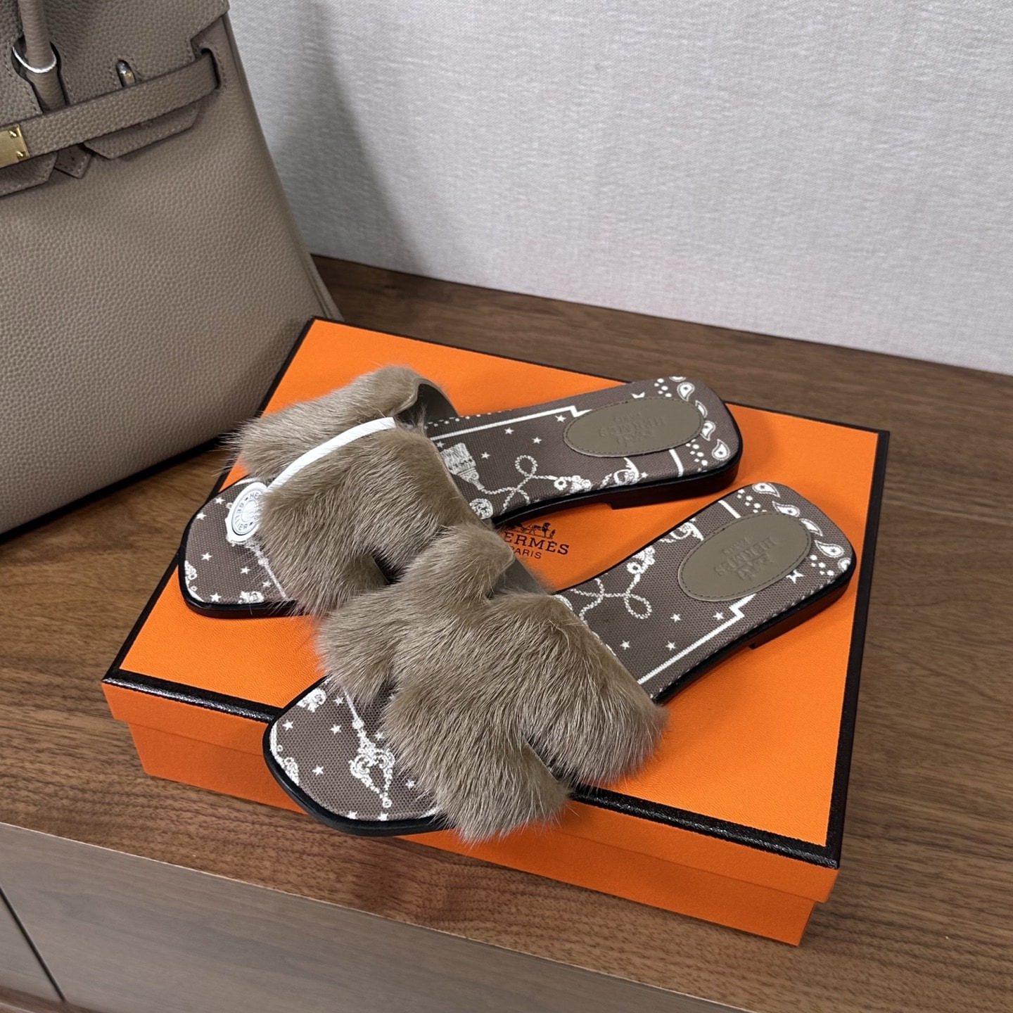 에*메스 오란 밍크털 슬리퍼