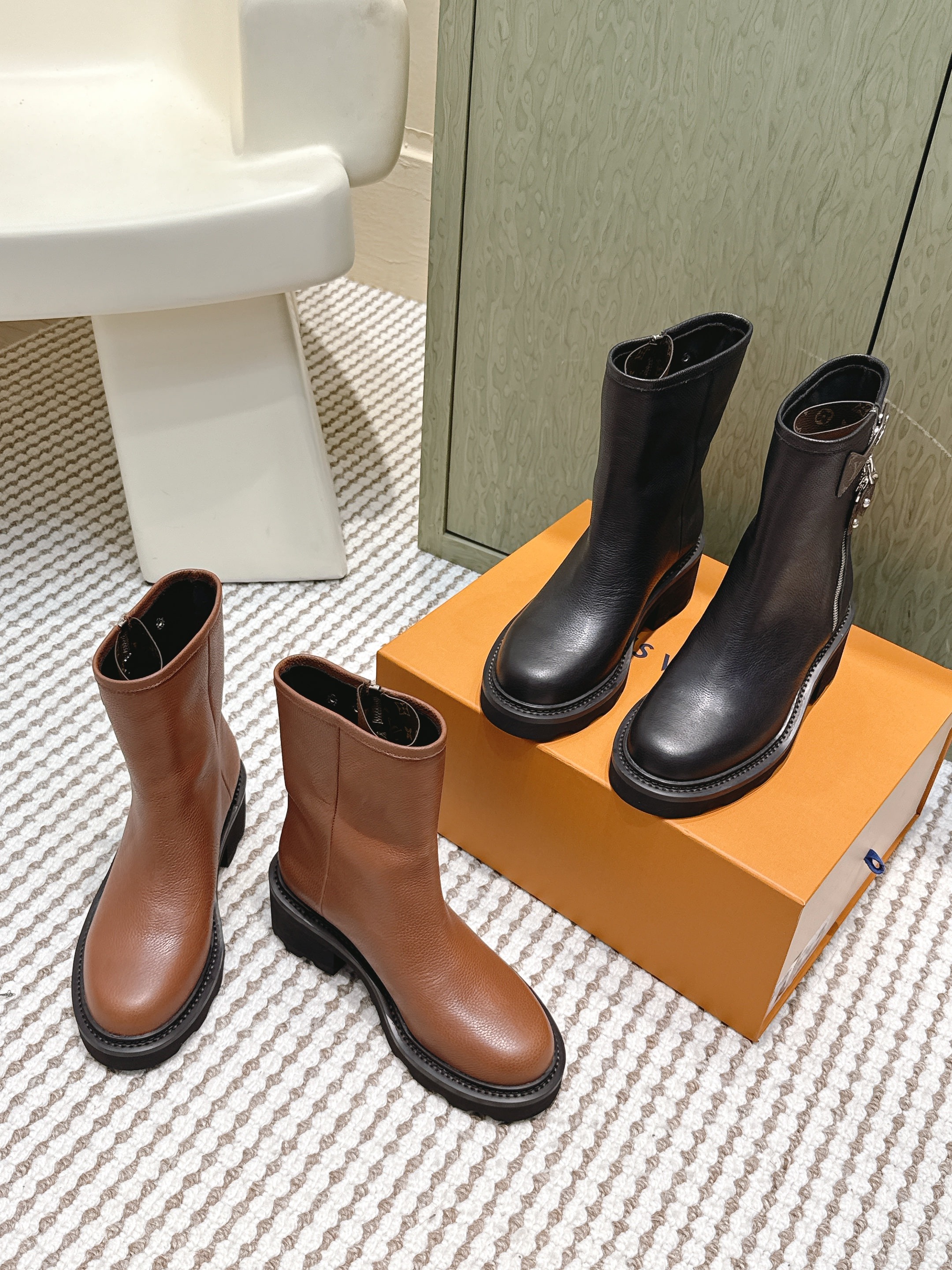 루*비통 25 신상 앵클부츠 워커