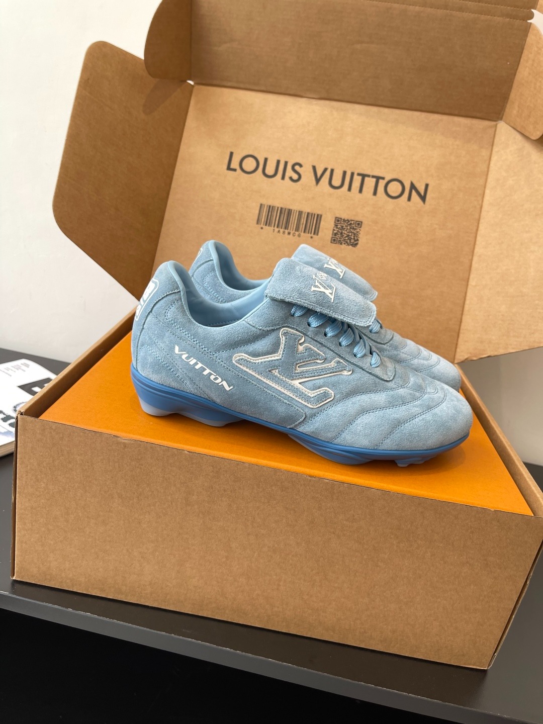 루*비통 풋 프린트 소서 축구화