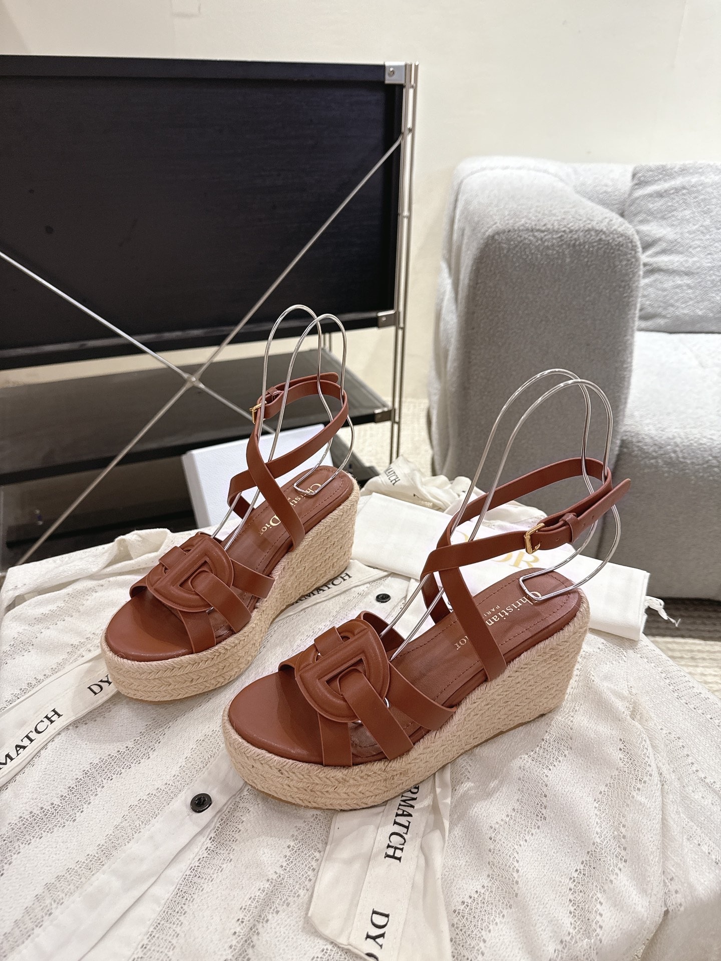 디* 25ss 봄여름 신상 웨지힐 샌들