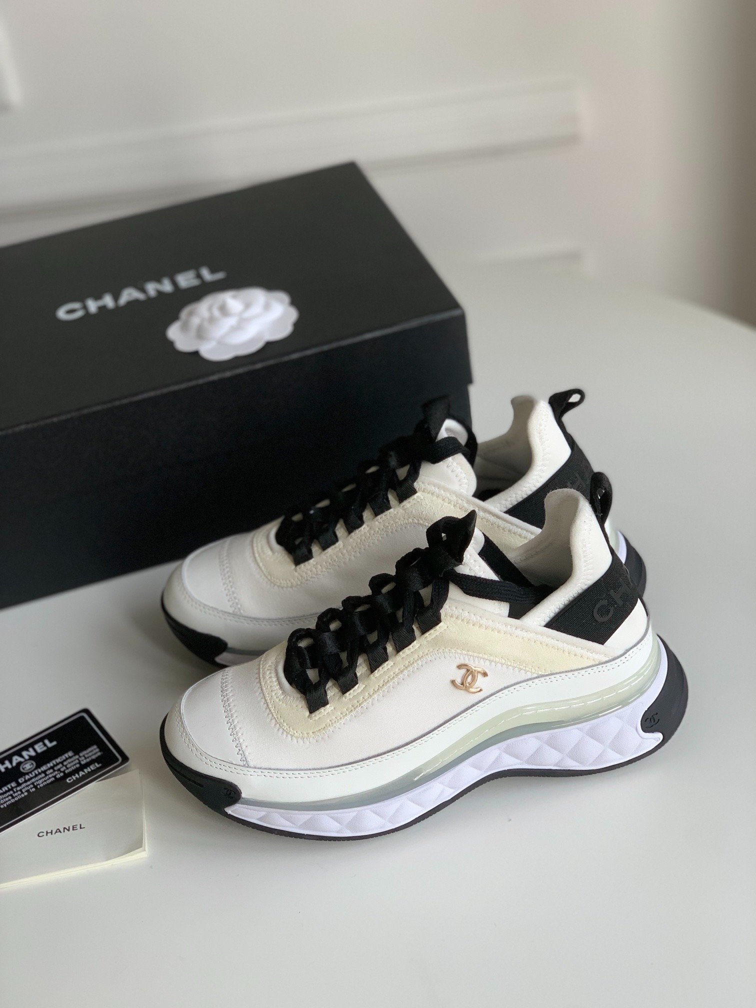 샤* 클래식 스니커즈