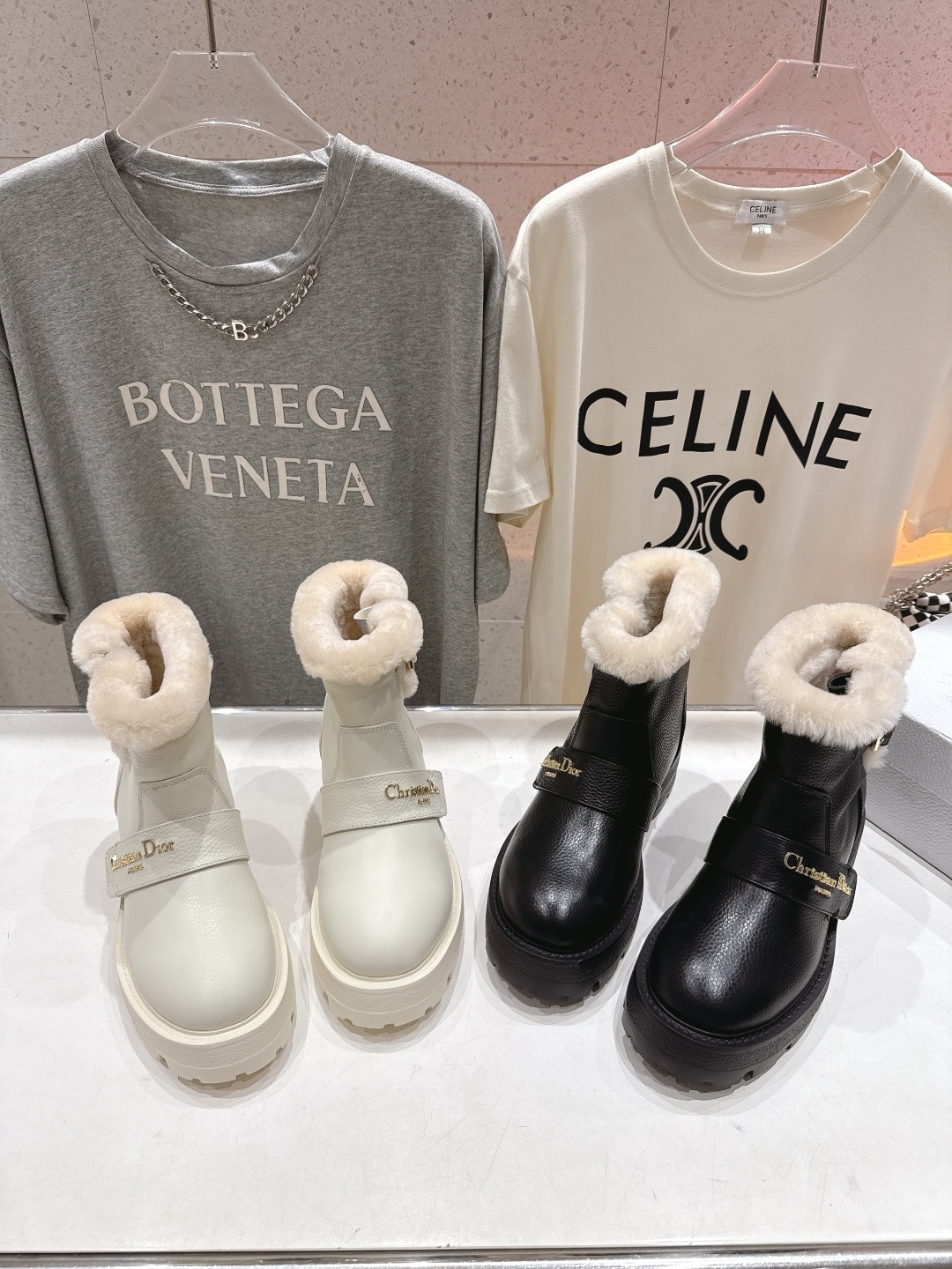 디* 25ss 신상 양털 플랫 앵클 부츠