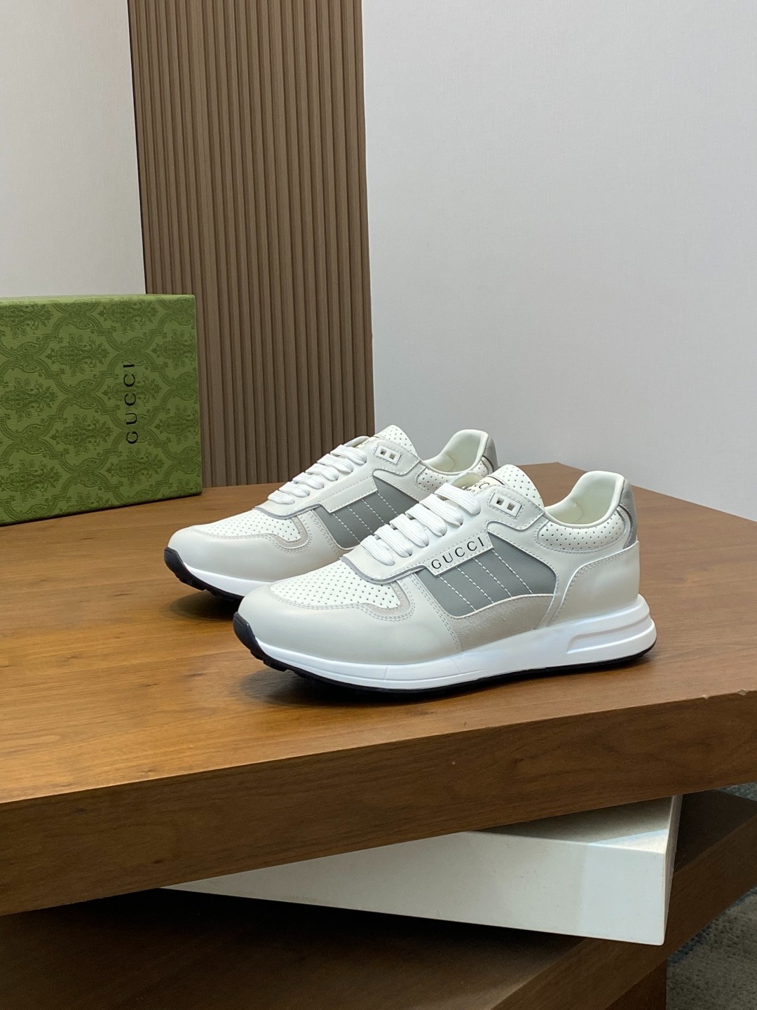 구* 클래식 남성 스니커즈