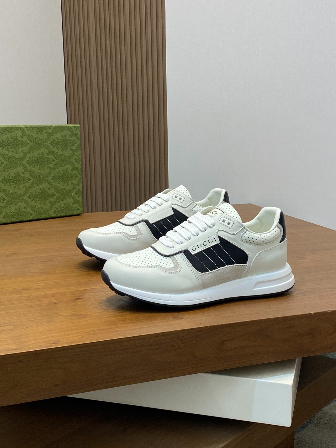 구* 클래식 남성 스니커즈