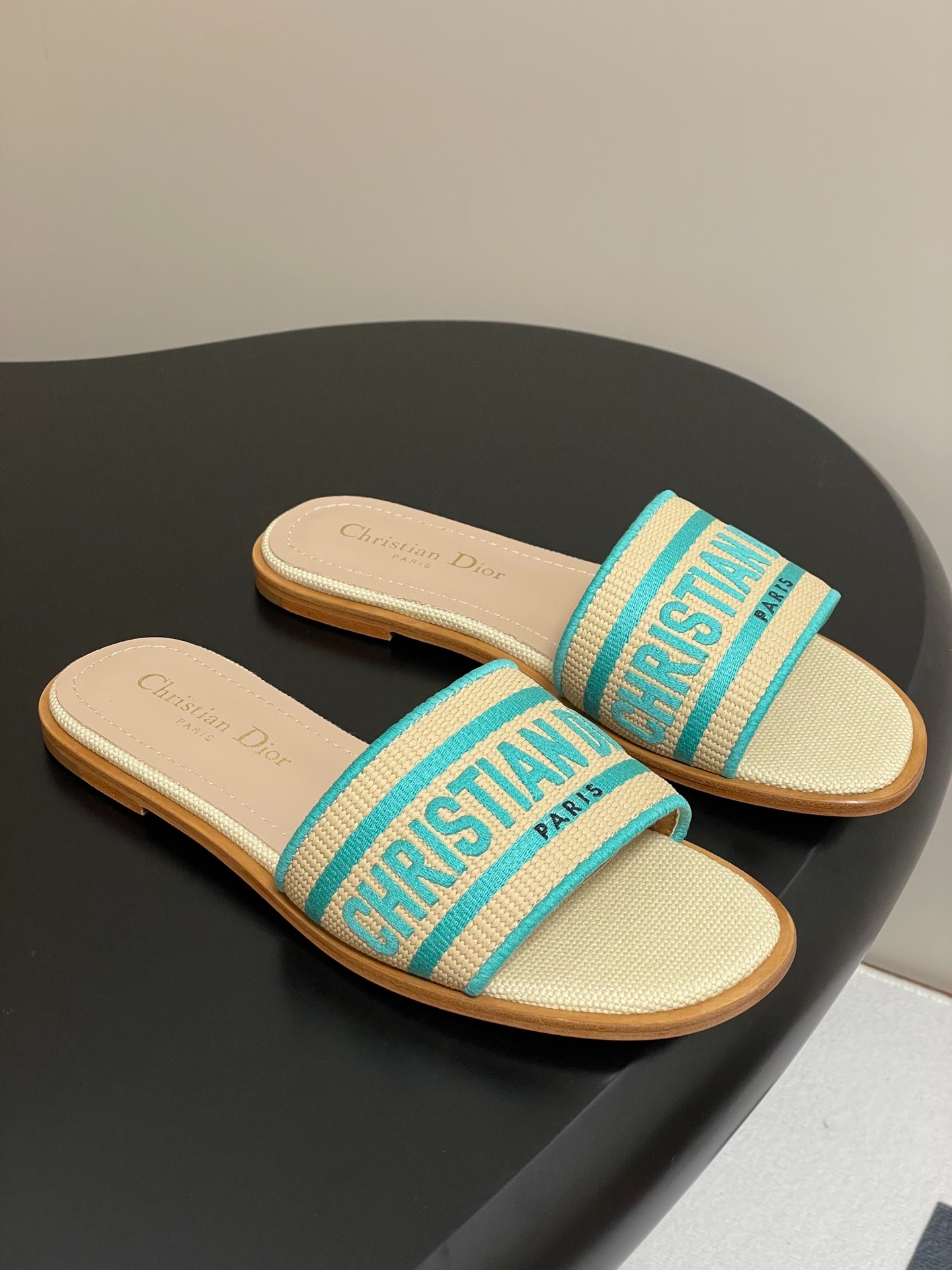 디* 25ss 봄여름 신상 스트랩 슬리퍼