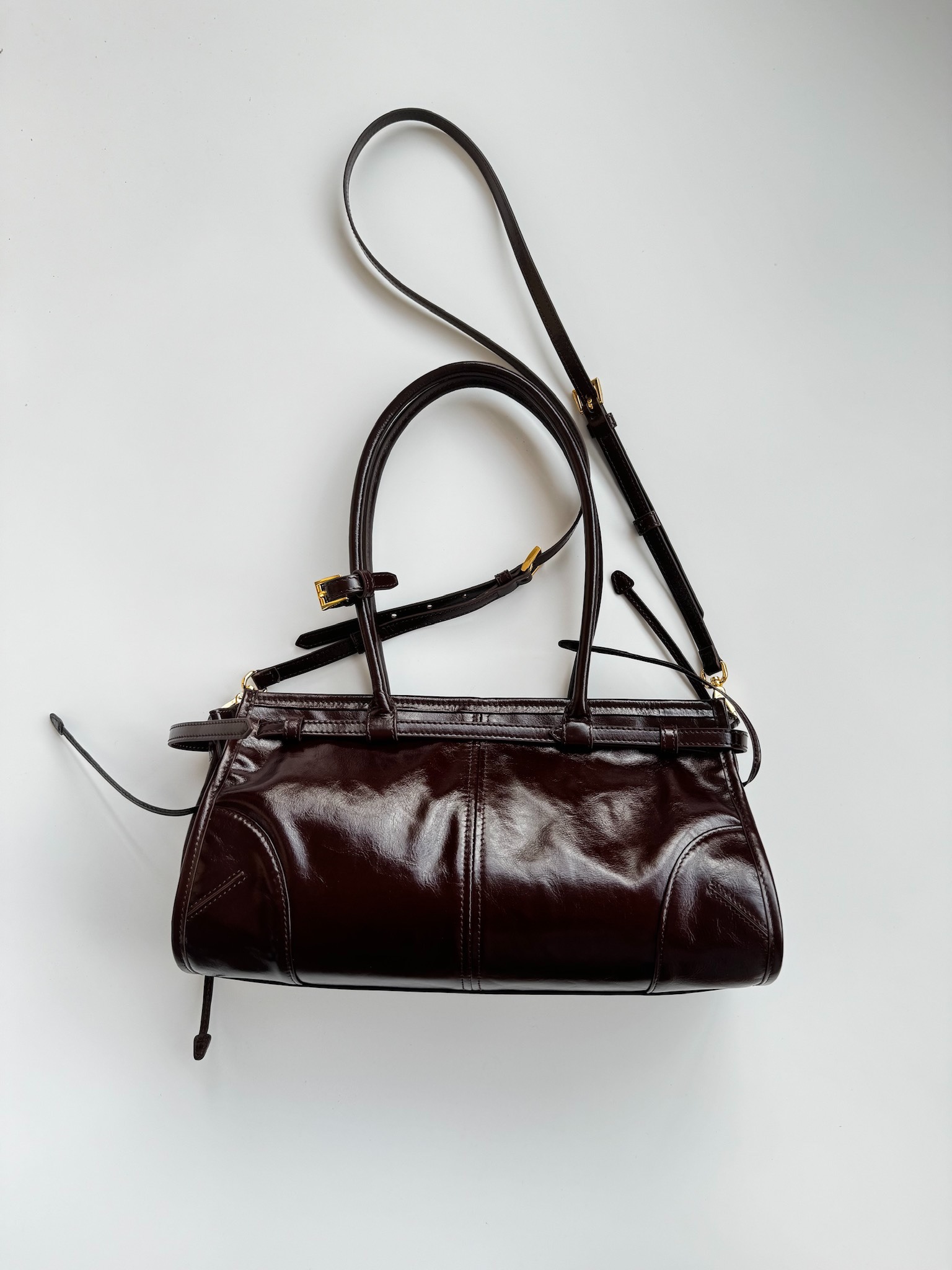 프라다 신상 미디엄 가죽 핸드백