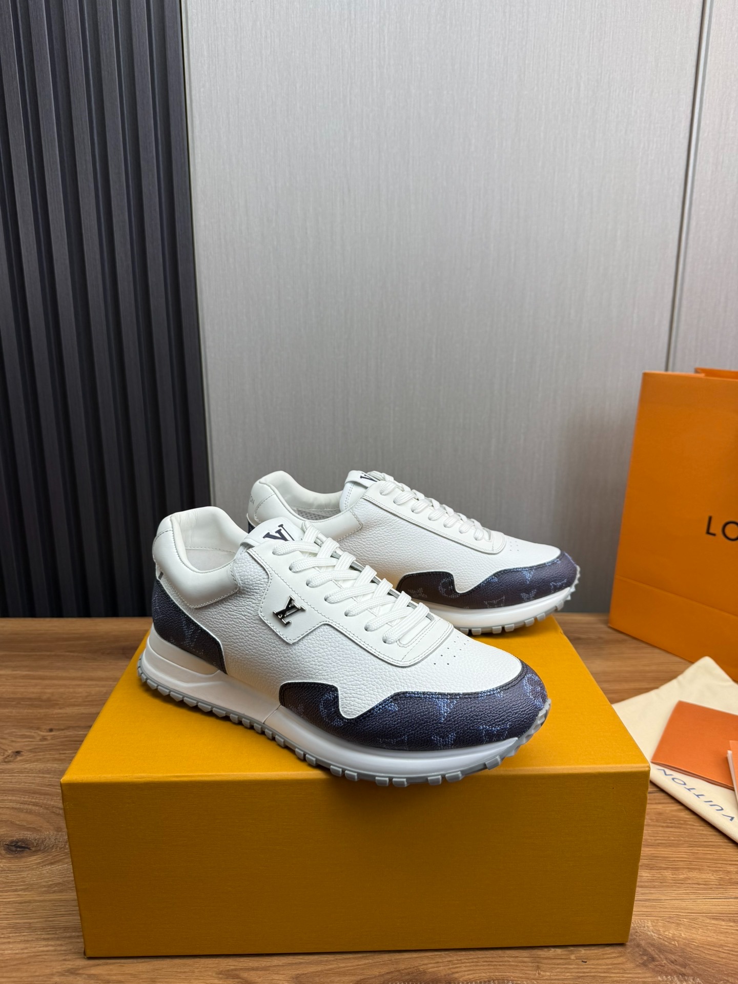 루이비통 신상 스니커즈