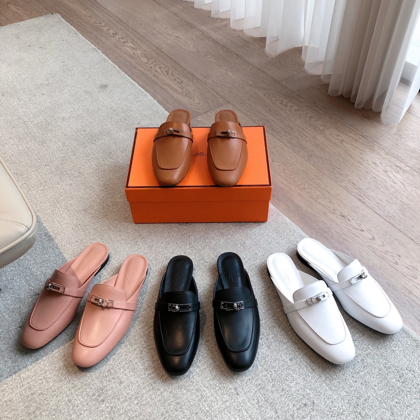 에*메스 켈리 버클 오즈 뮬