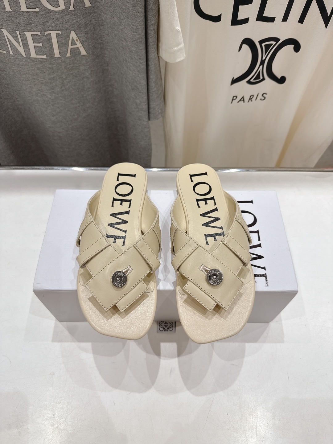 로*베 2025/ss 신상 플랫 조리