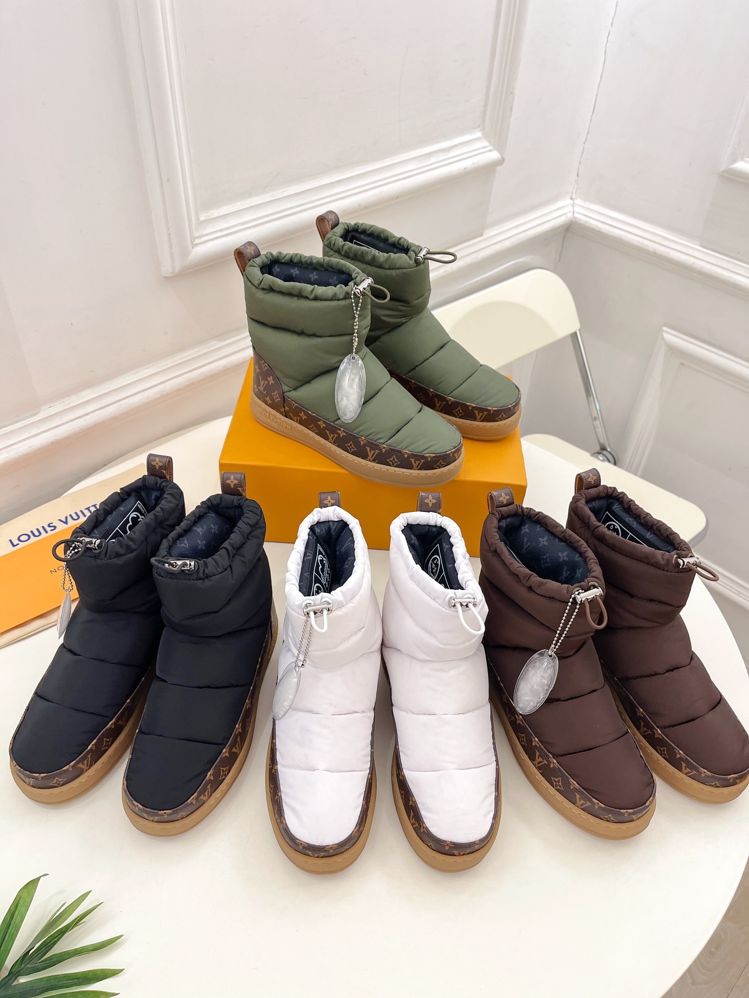 루*비통 25 신상 패딩 스노우 부츠