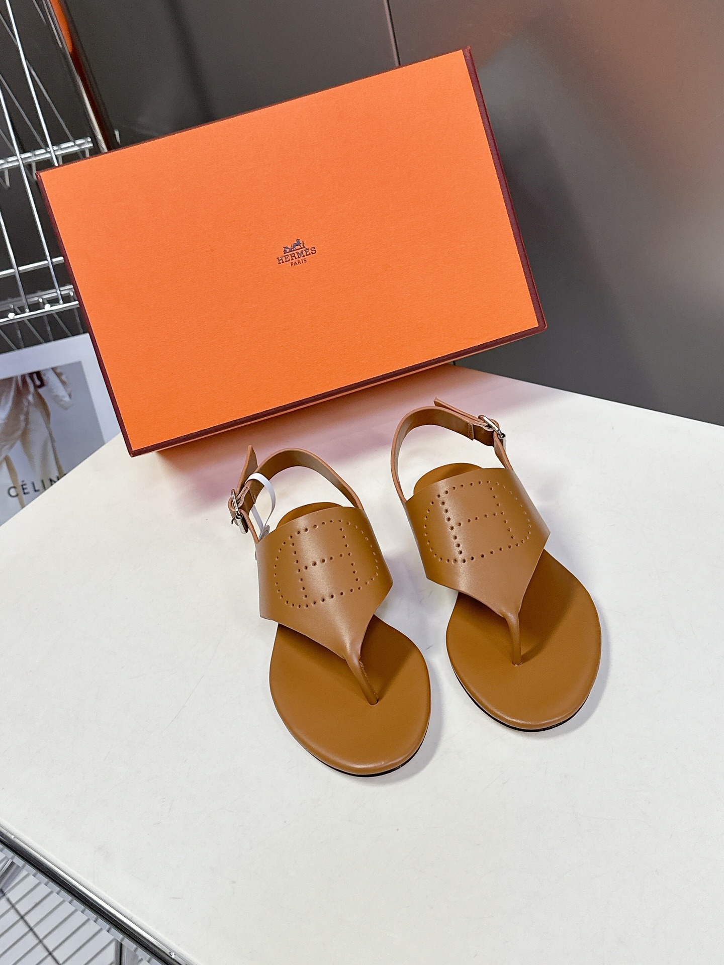 에*메스 봄여름 최신 레이저 H 샌들