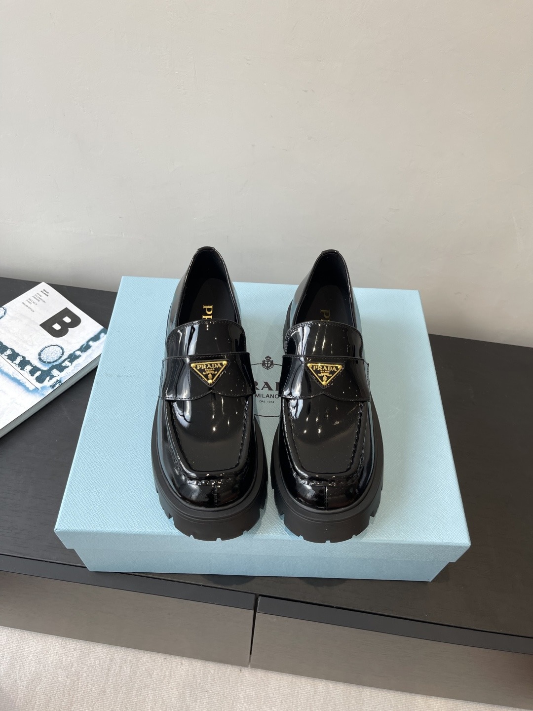 프*다 25ss 신상 통굽 로퍼