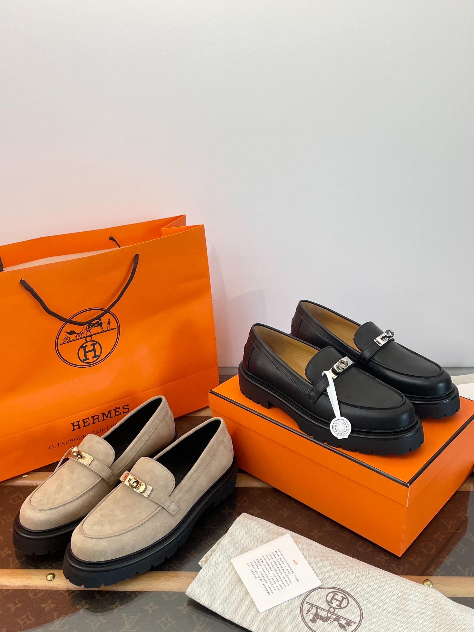 에*메스 2025 켈리버클 통굽로퍼