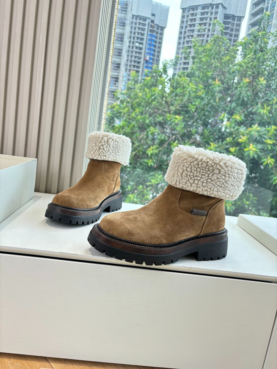 브*넬로 쿠치넬리 신상 앵클 부츠